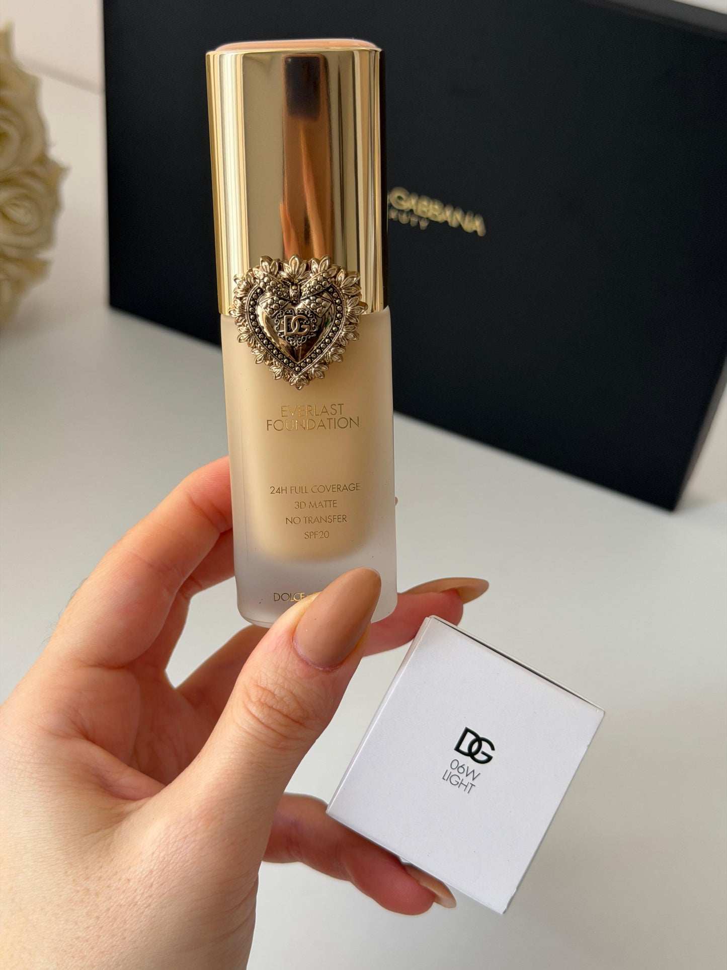 DOLCE&GABBANA Everlast Foundation (06W)
24H Full Coverage, 3D Matte, No Transfer SPF20