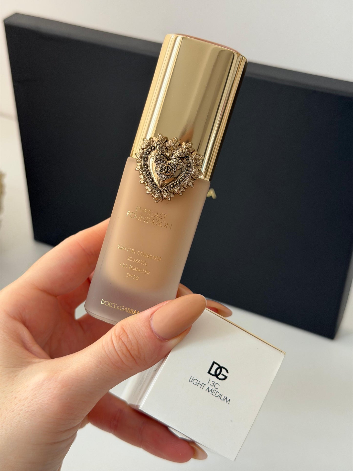 DOLCE&GABBANA Everlast Foundation (13C)
24H Full Coverage, 3D Matte, No Transfer SPF20