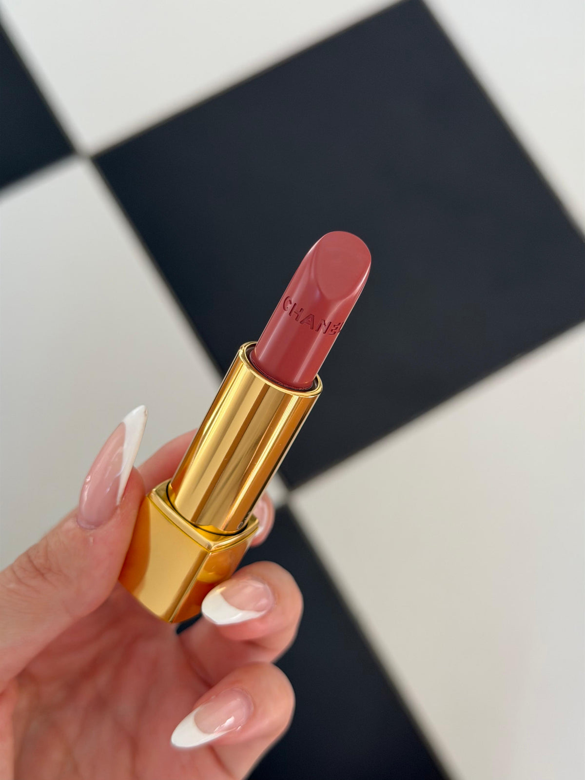 CHANEL Rouge Allure Luminous Intense Lip Colour (196)