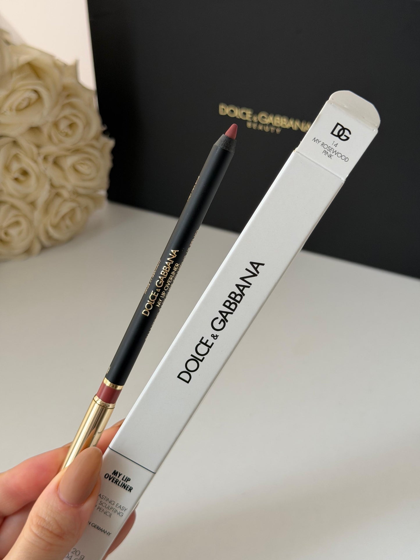 DOLCE&GABBANA My Lip Overliner
8H Lasting Easy Glide Sculpting Lip Pencil (14)