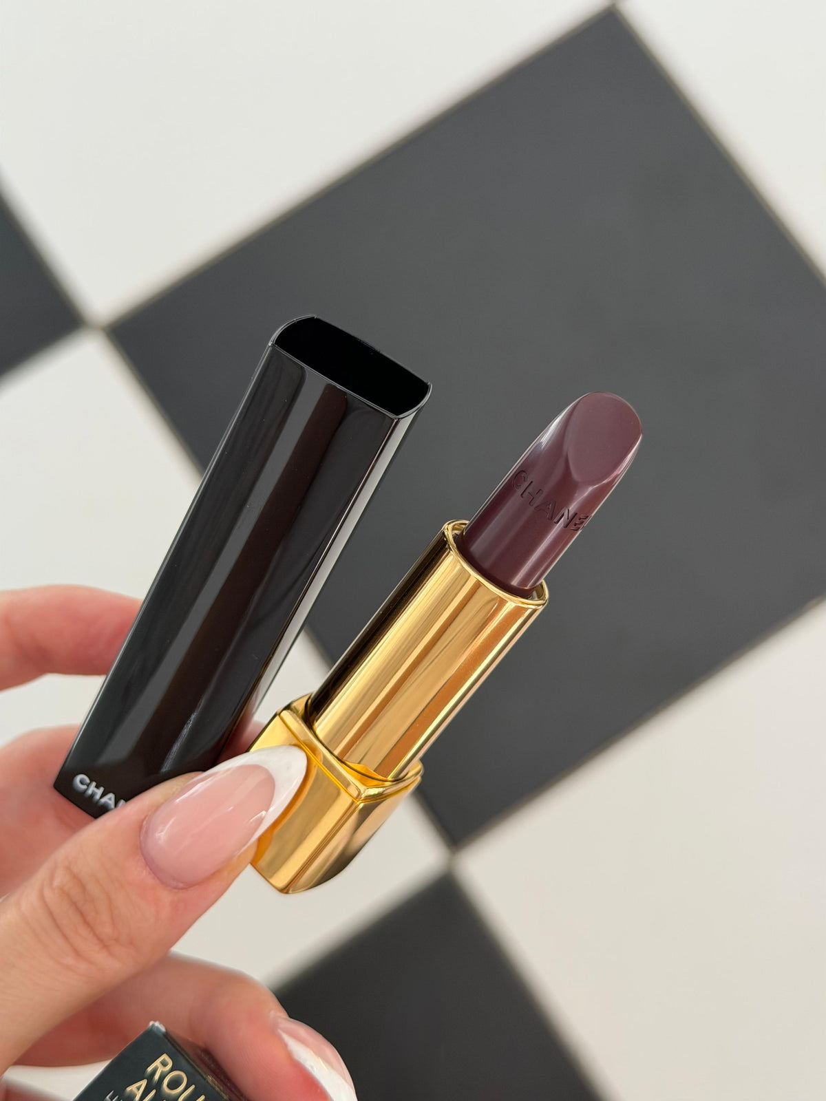 CHANEL Rouge Allure Luminous Intense Lip Colour (109)
