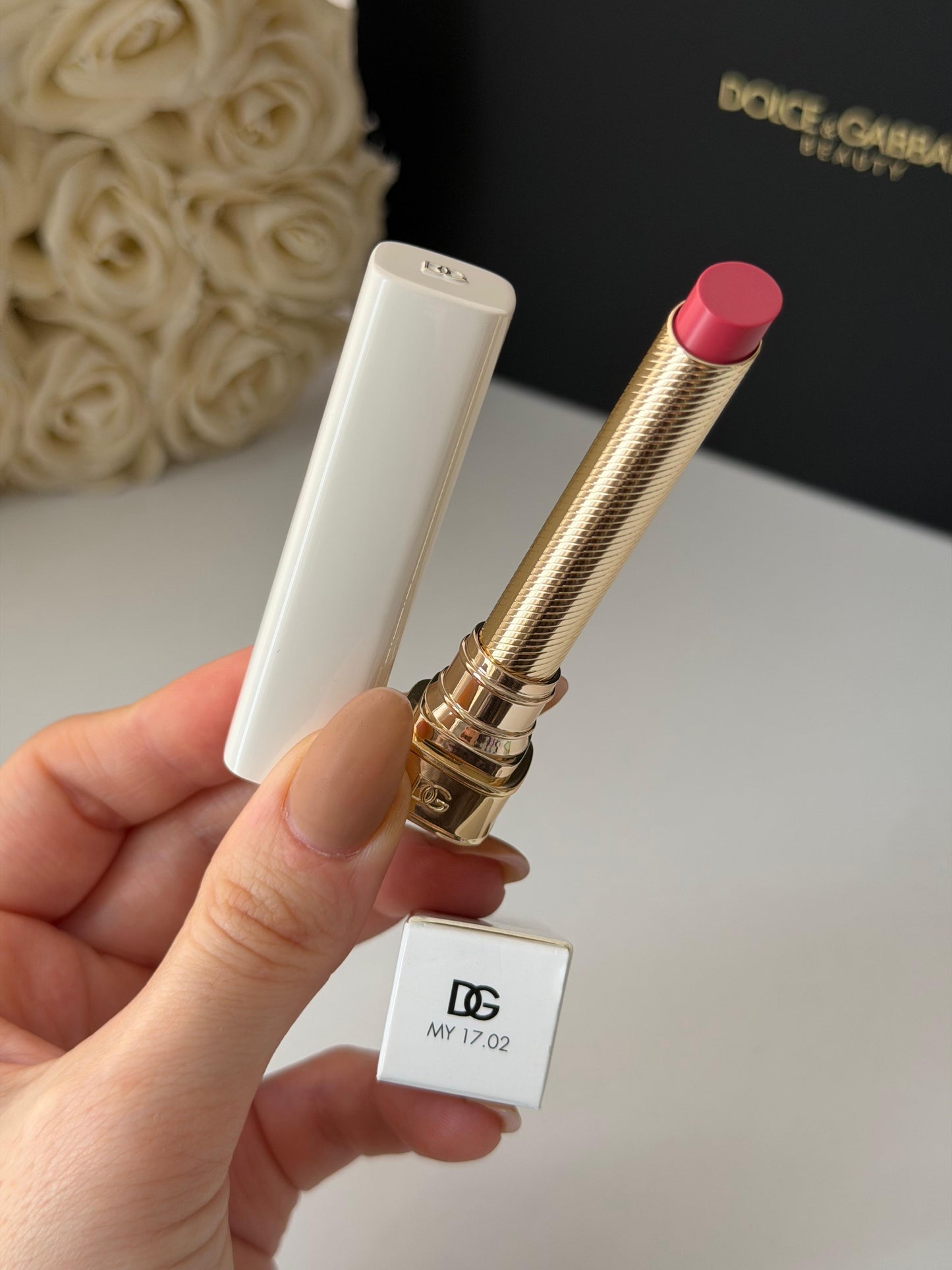 DOLCE&GABBANA My Juicy Sheer Lipstick - My 17.02
Instant Shine & Hydration Lip Stylo