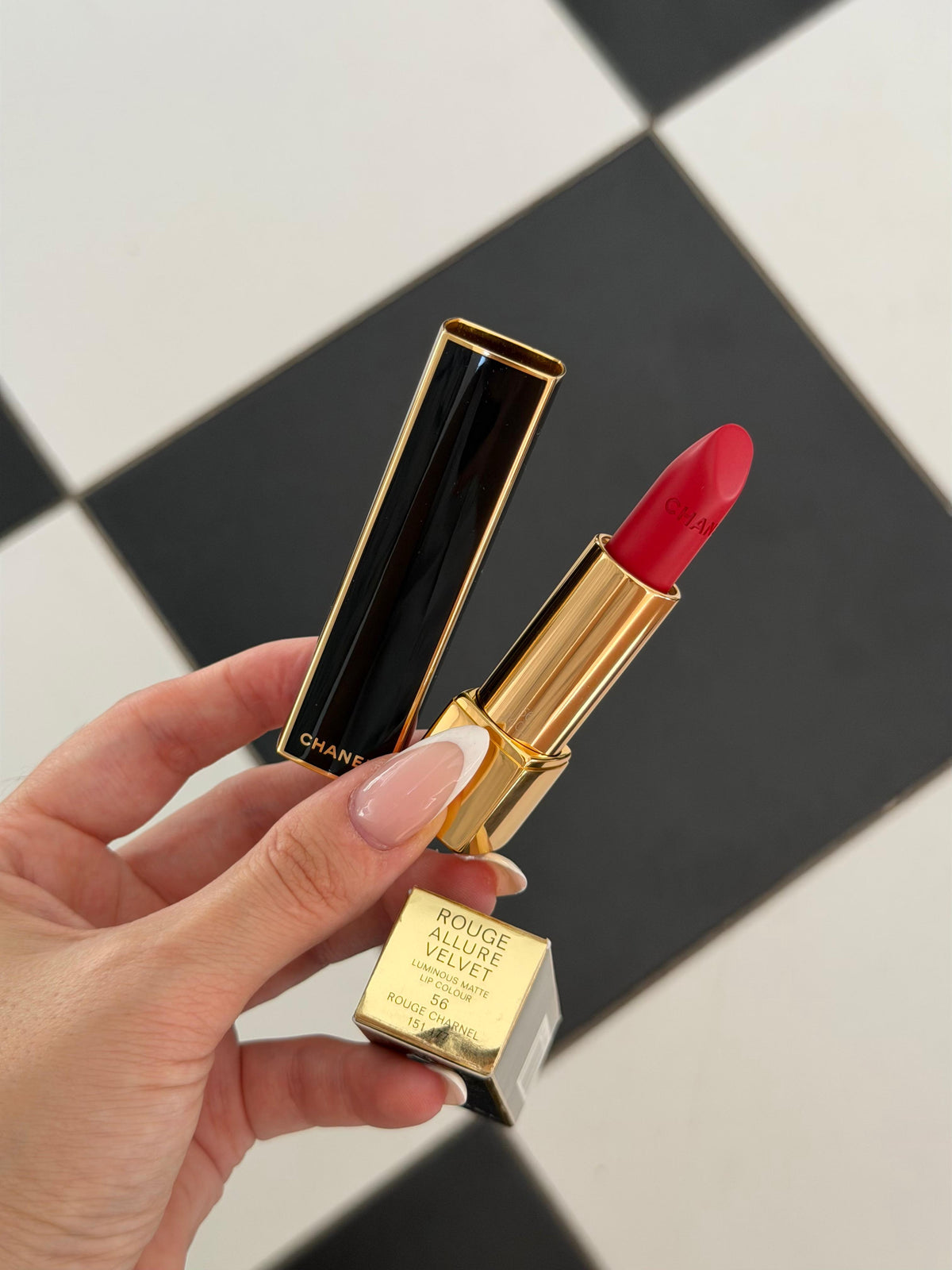 CHANEL Rouge Allure Velvet (56)
Luminous Matte Lipstick - Limited Edition