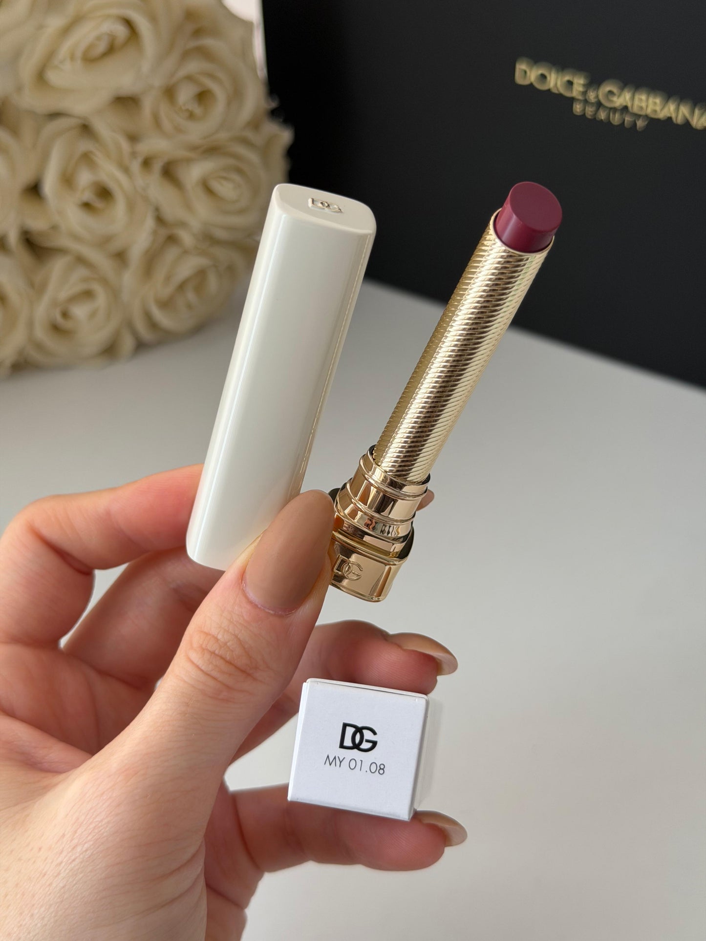 DOLCE&GABBANA My Juicy Sheer Lipstick - My 01.08
Instant Shine & Hydration Lip Stylo