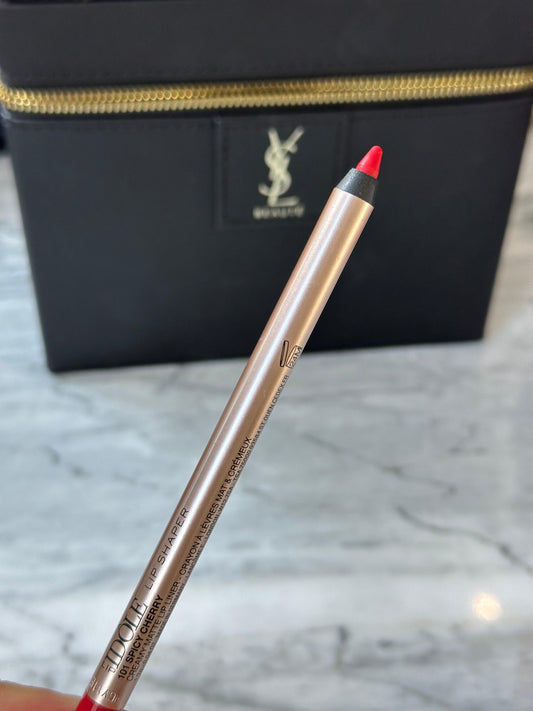 LANCÔME Idôle Lip Shaper
Creamy Matte Lip Liner (101)