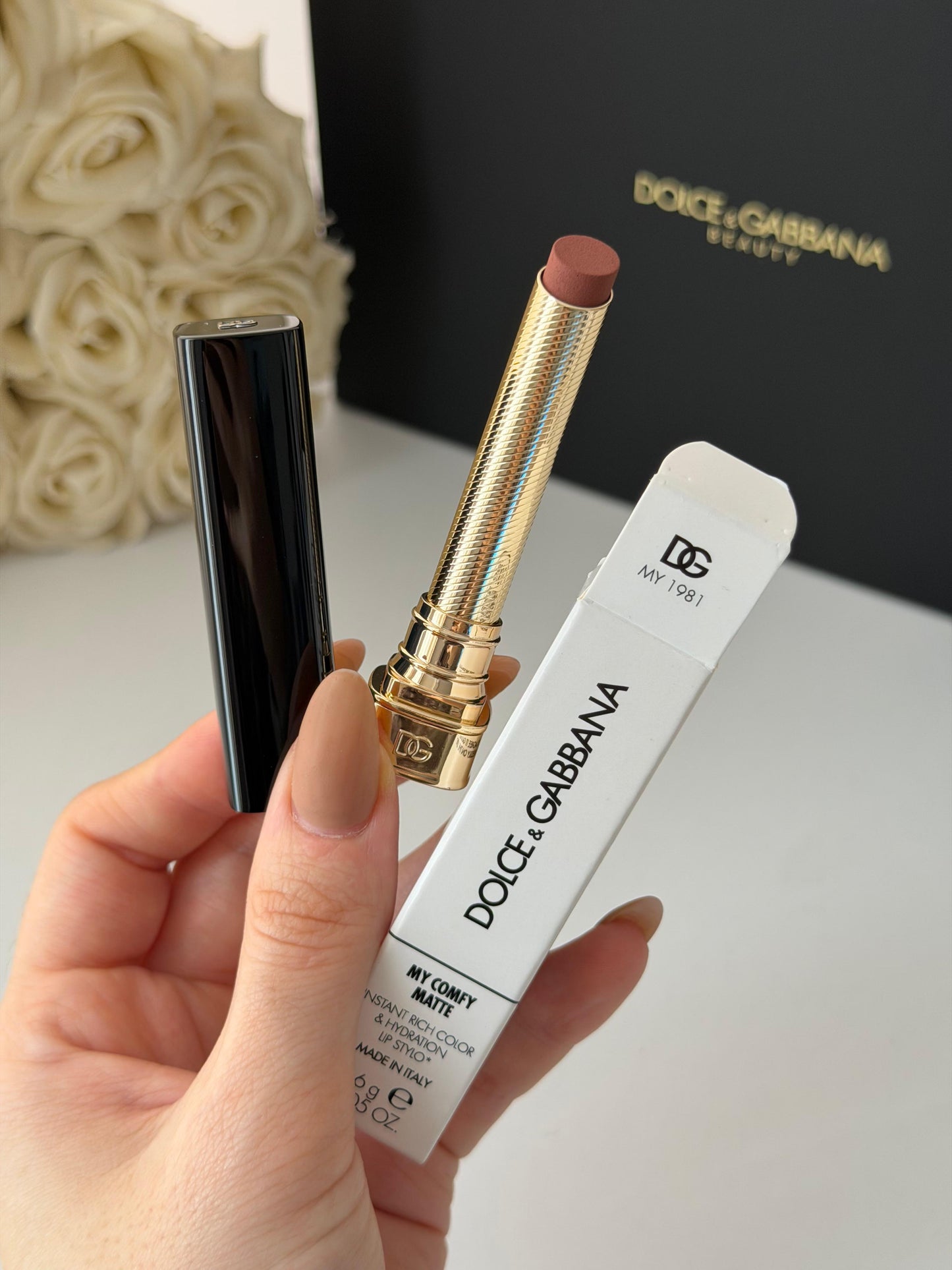 DOLCE&GABBANA My Comfy Matte Lipstick - My 1981
Instant Rich Color & Hydration Lip Stylo