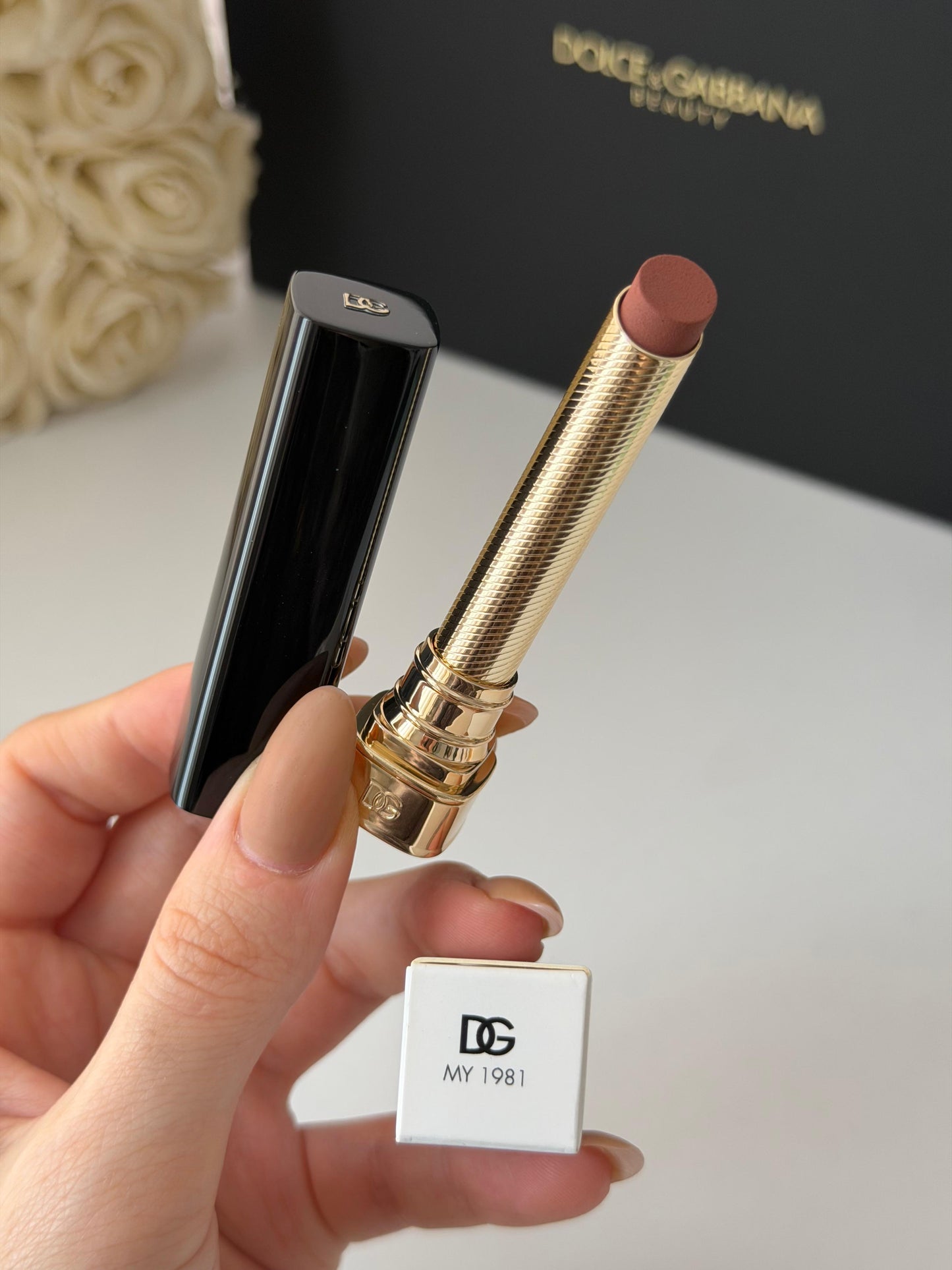 DOLCE&GABBANA My Comfy Matte Lipstick - My 1981
Instant Rich Color & Hydration Lip Stylo