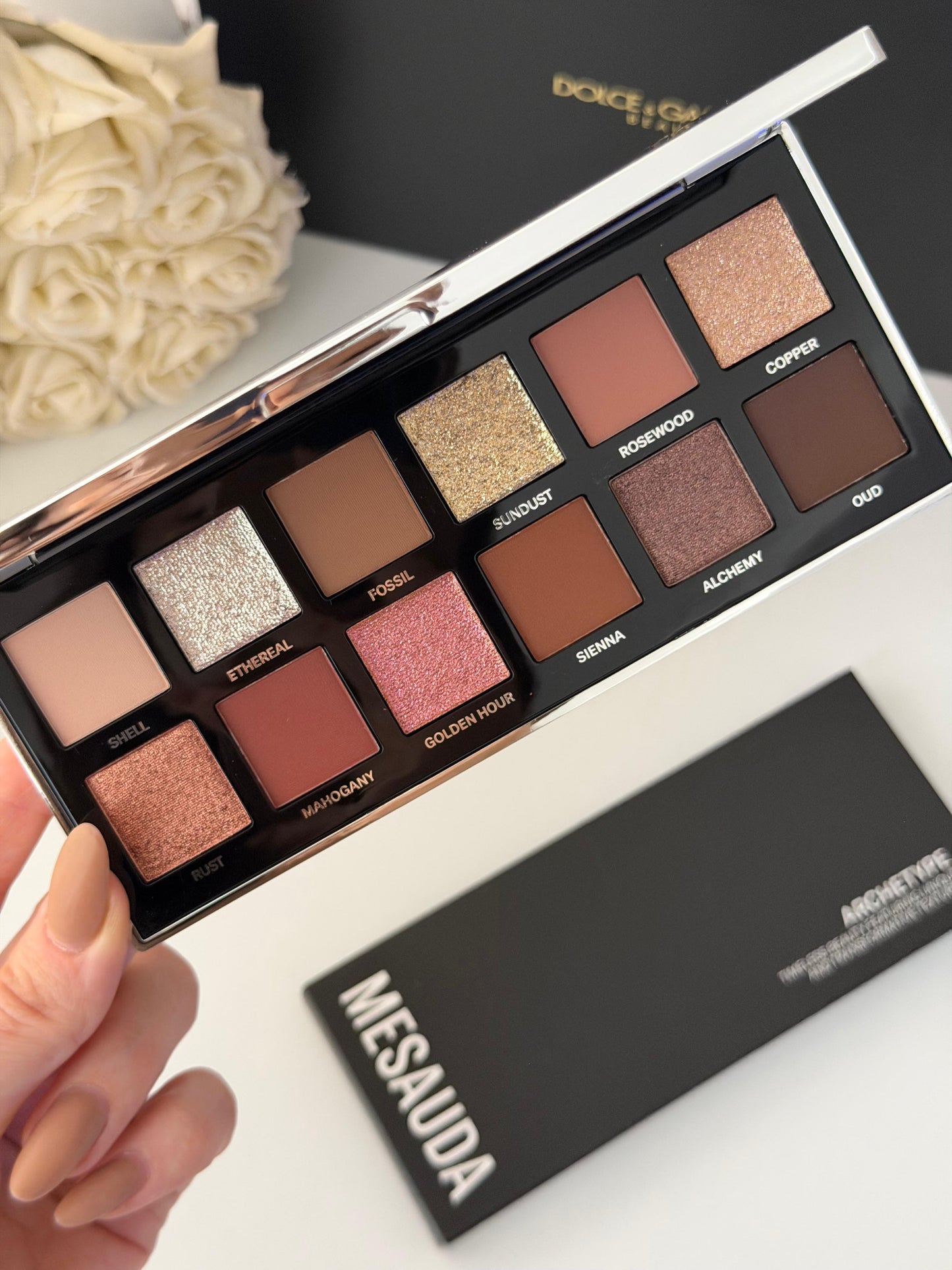 MESAUDA Archetype Eyeshadow (102) - Timeless Beauty Featuring Unique And Transformative Textures