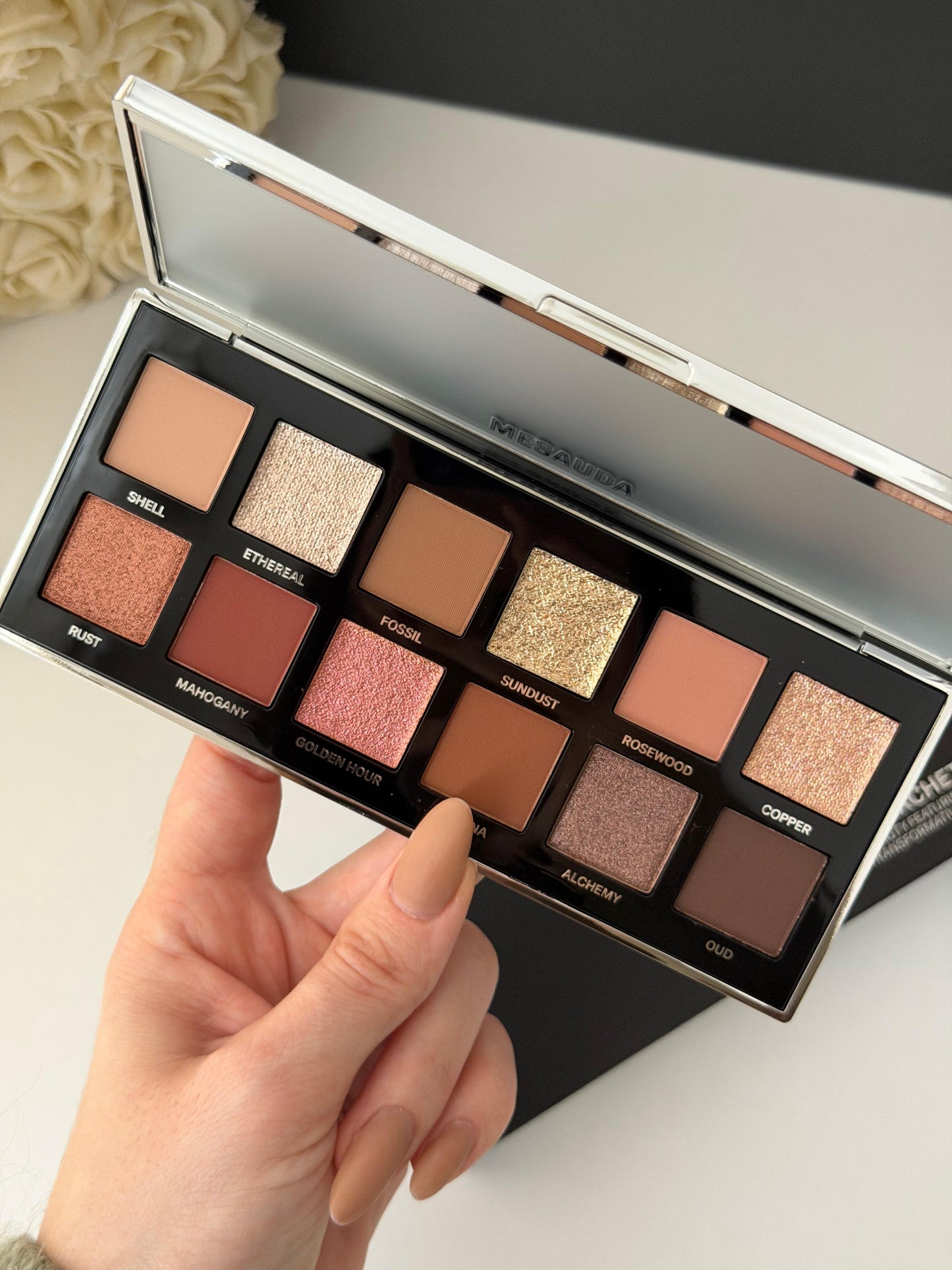 MESAUDA Archetype Eyeshadow (102) - Timeless Beauty Featuring Unique And Transformative Textures