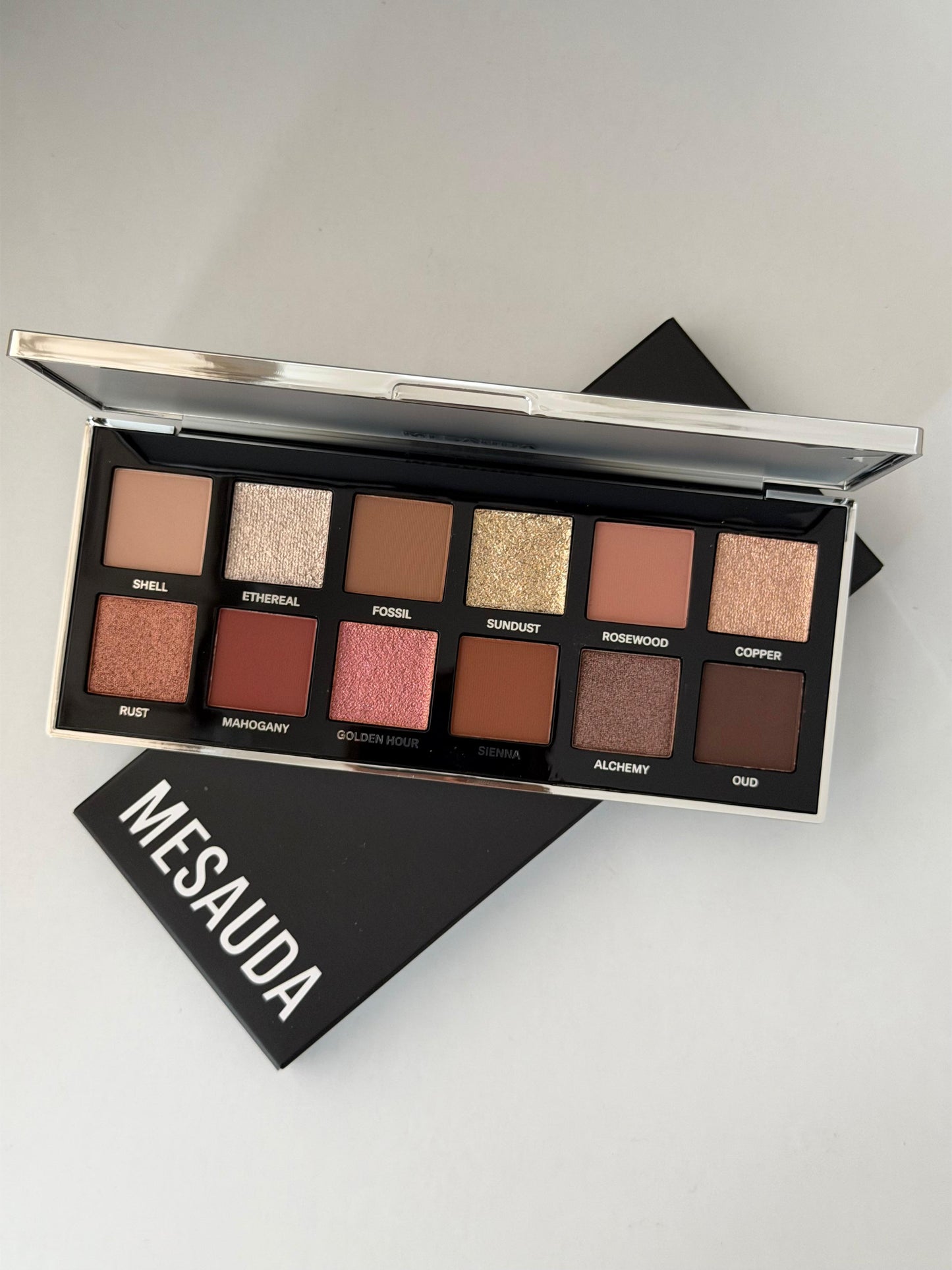 MESAUDA Archetype Eyeshadow (102) - Timeless Beauty Featuring Unique And Transformative Textures