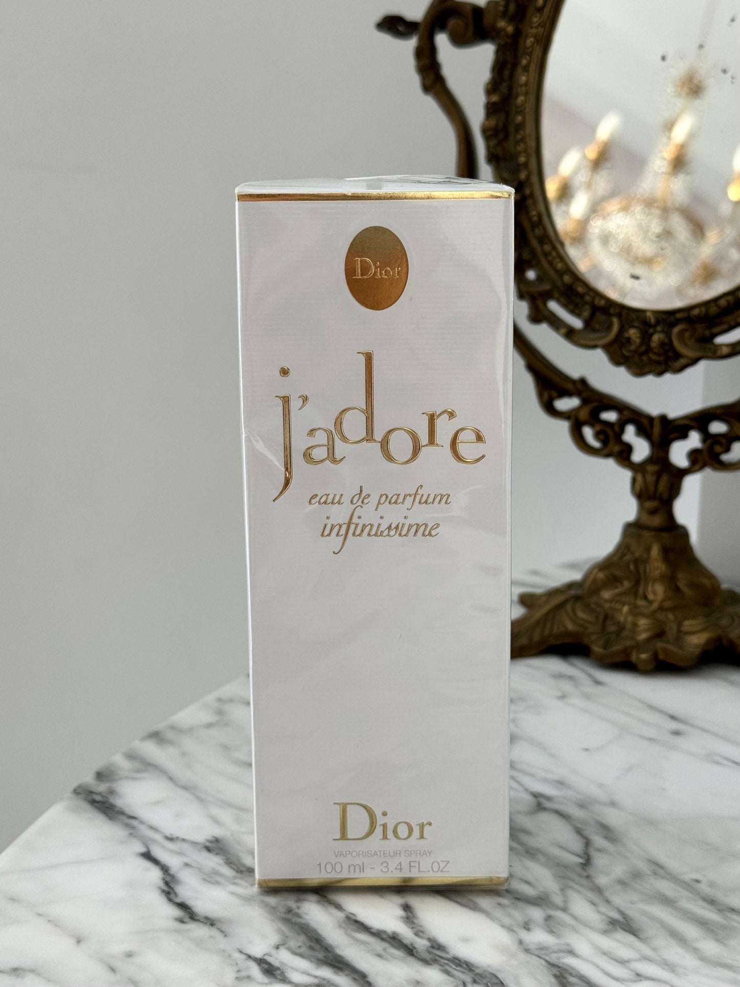 DIOR J’adore Eau De Parfum Infinissime 100ml
Citrus, Floral and Woody Notes