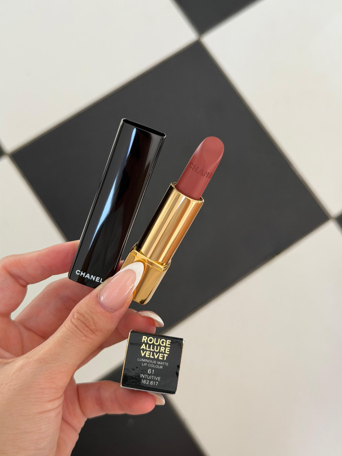 CHANEL Rouge Allure Velvet (61)
Luminous Matte Lipstick