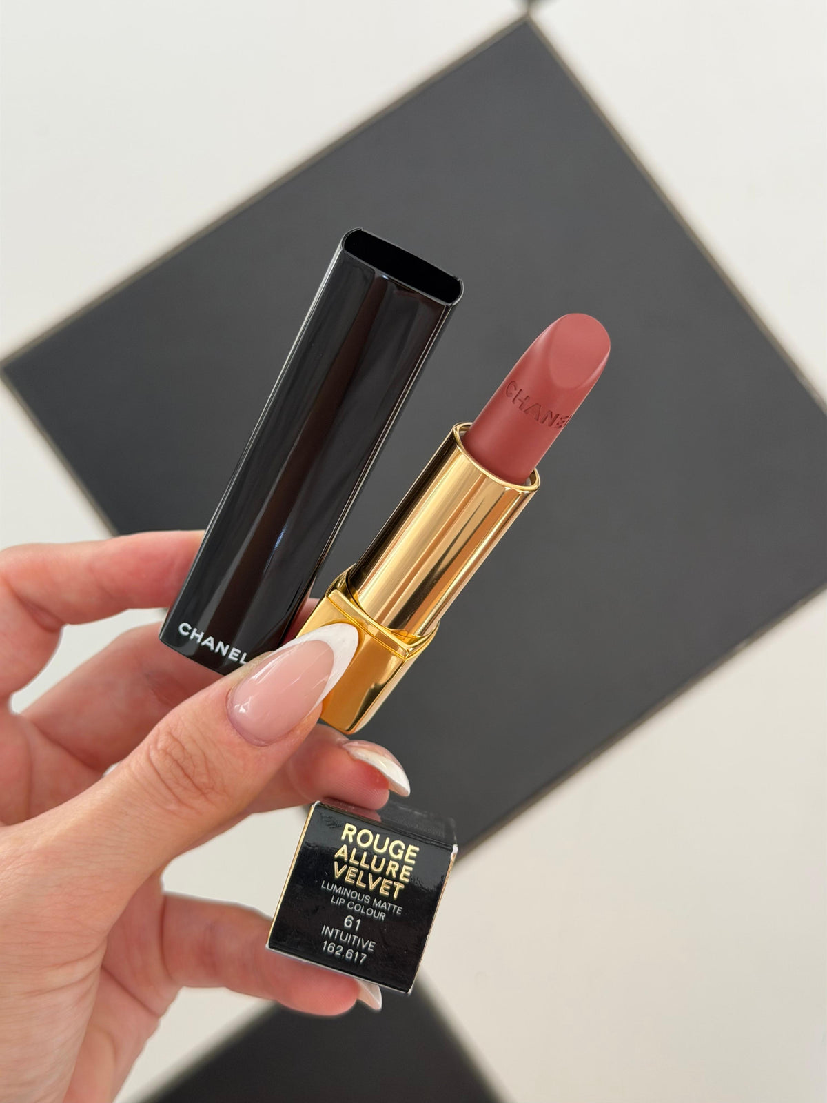 CHANEL Rouge Allure Velvet (61)
Luminous Matte Lipstick