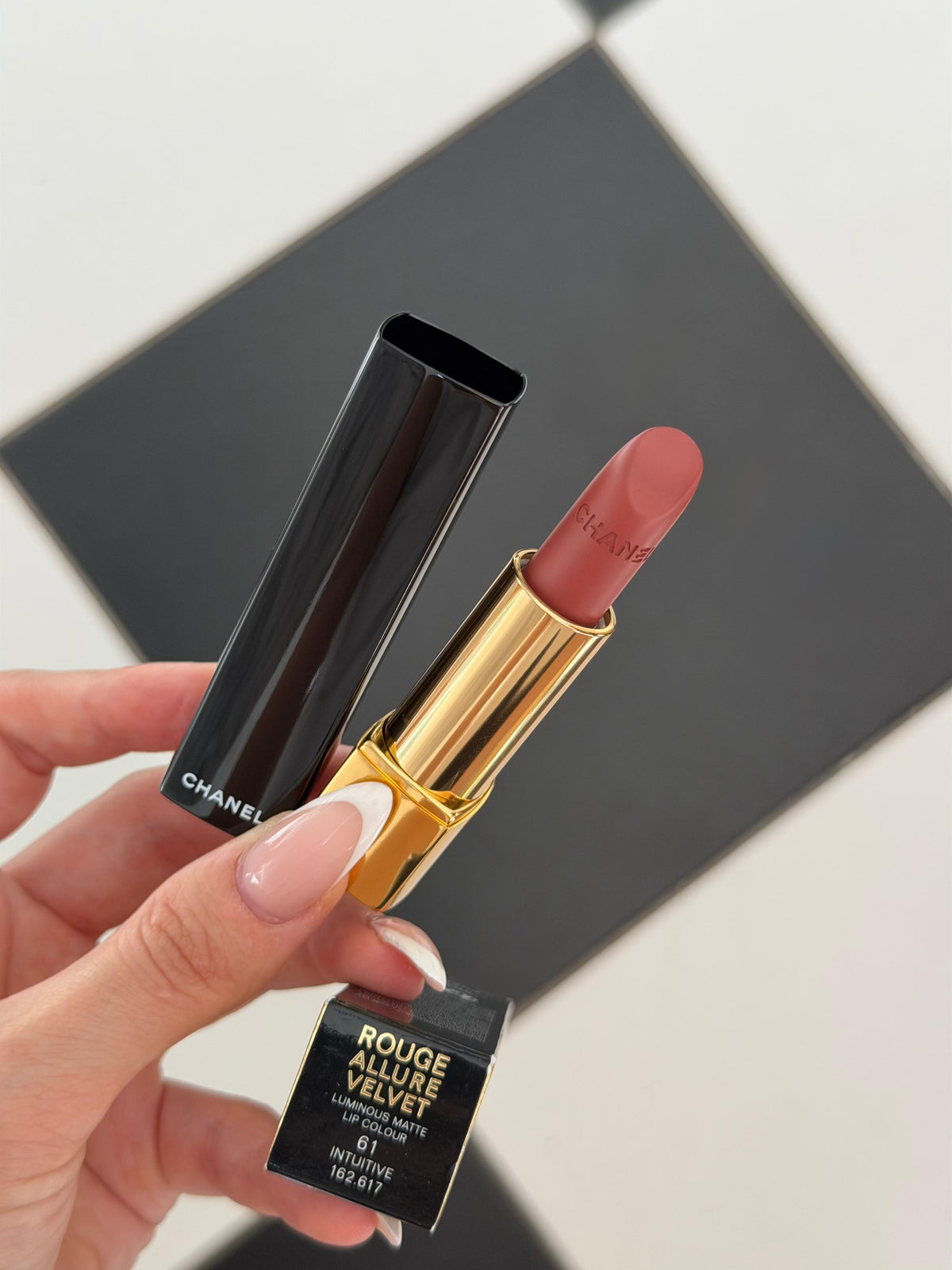 CHANEL Rouge Allure Velvet (61)
Luminous Matte Lipstick