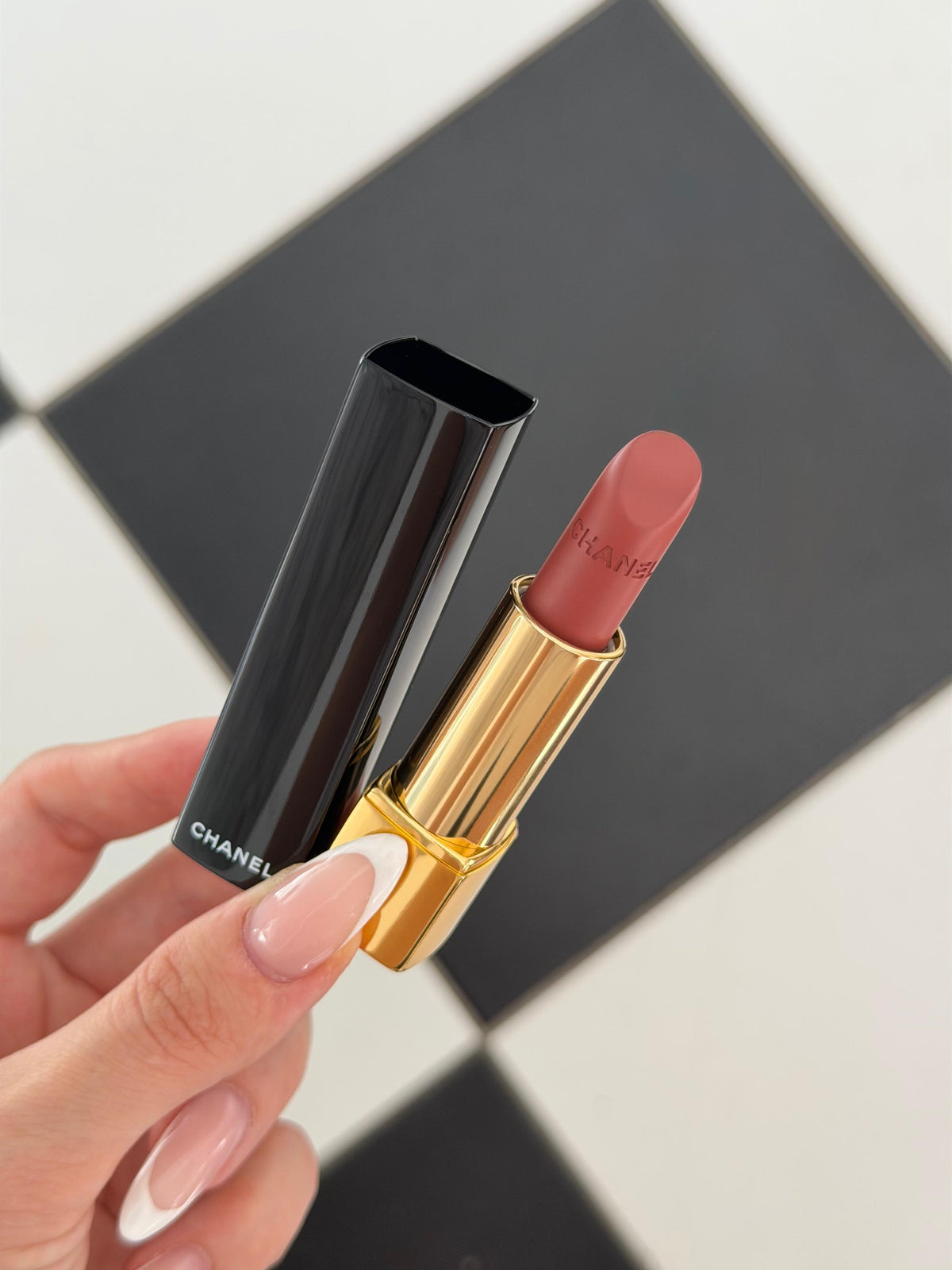 CHANEL Rouge Allure Velvet (61)
Luminous Matte Lipstick