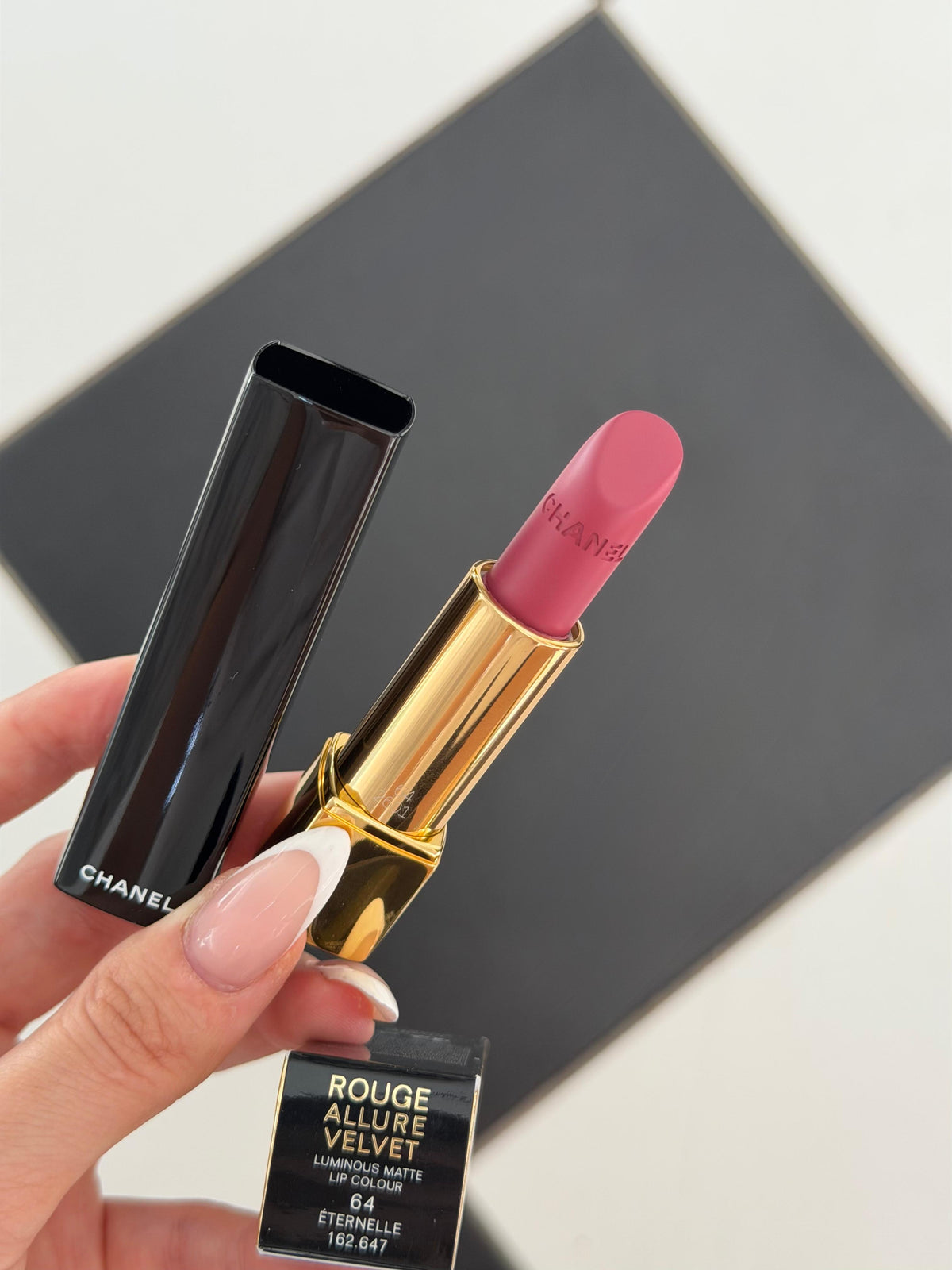 CHANEL Rouge Allure Velvet (64)
Luminous Matte Lipstick