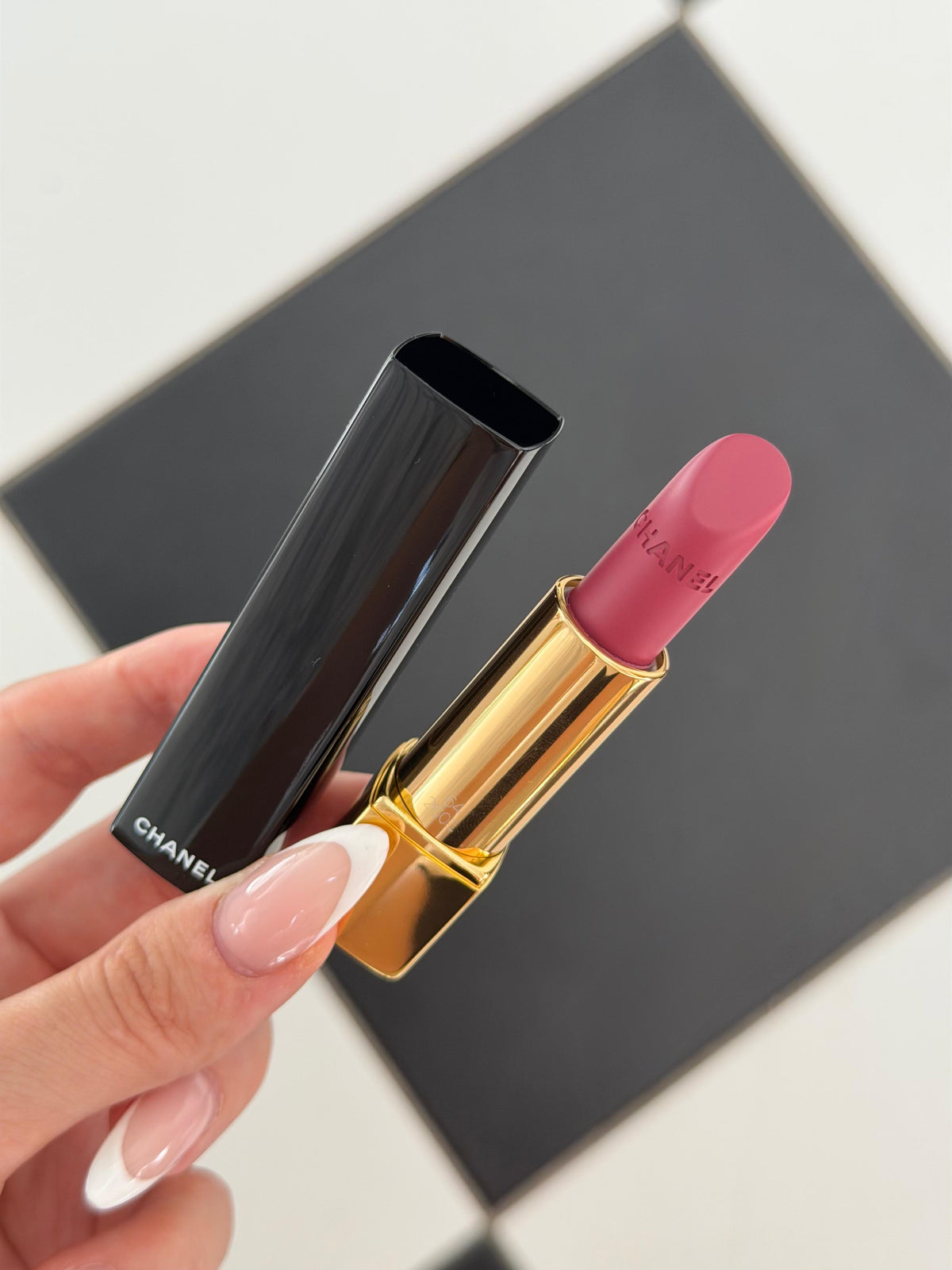 CHANEL Rouge Allure Velvet (64)
Luminous Matte Lipstick