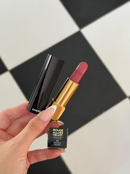 CHANEL Rouge Allure Velvet (69)
Luminous Matte Lipstick