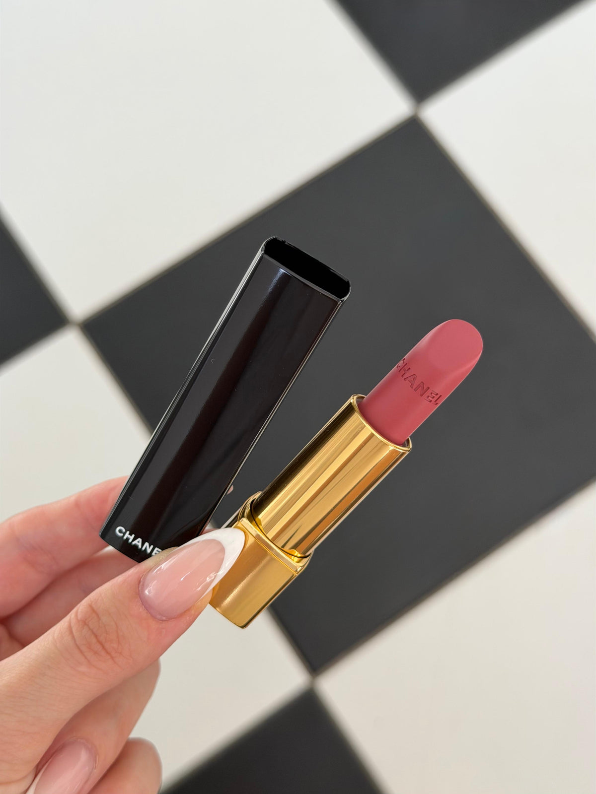 CHANEL Rouge Allure Velvet (69)
Luminous Matte Lipstick