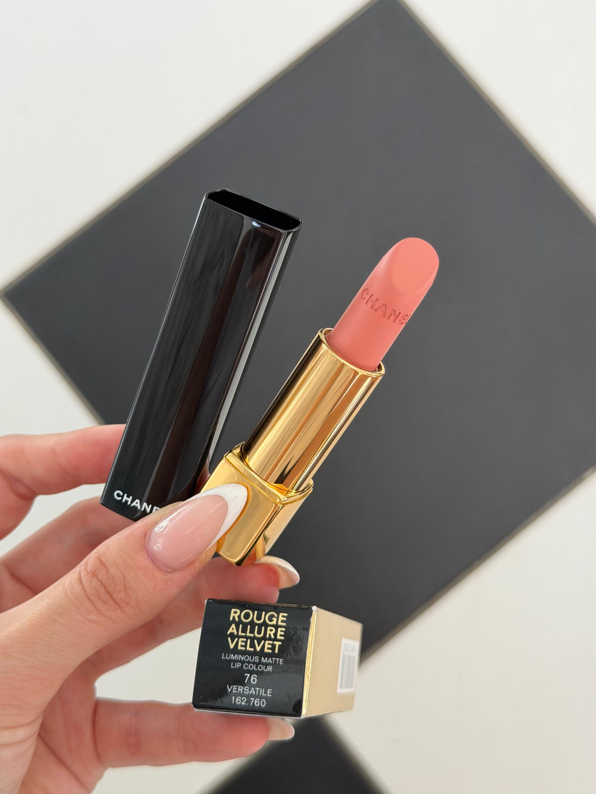 CHANEL Rouge Allure Velvet (76)
Luminous Matte Lipstick