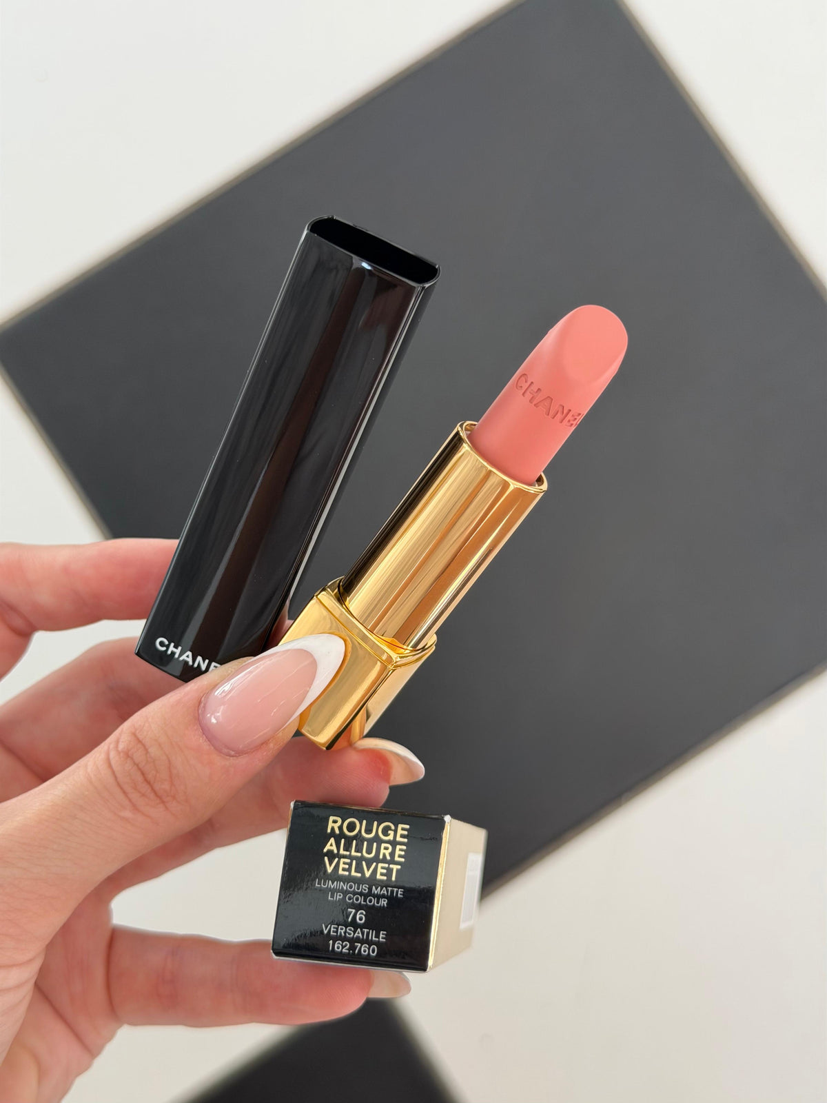 CHANEL Rouge Allure Velvet (76)
Luminous Matte Lipstick