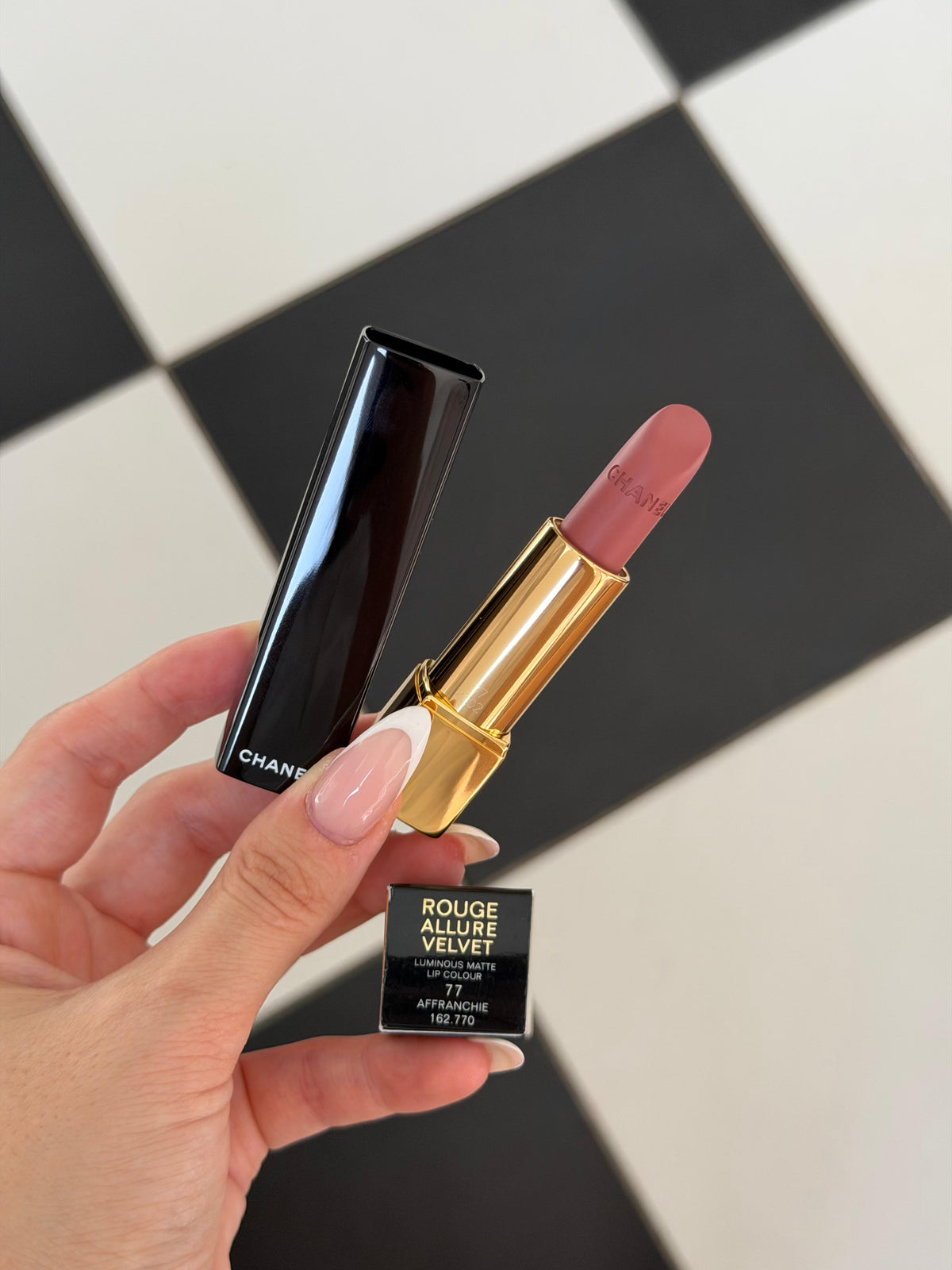 CHANEL Rouge Allure Velvet (77)
Luminous Matte Lipstick