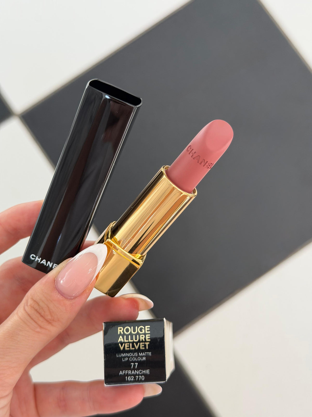 CHANEL Rouge Allure Velvet (77)
Luminous Matte Lipstick