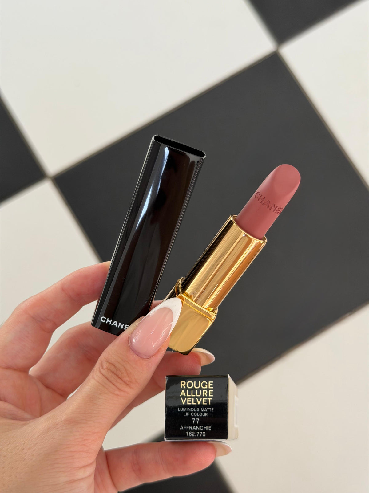 CHANEL Rouge Allure Velvet (77)
Luminous Matte Lipstick