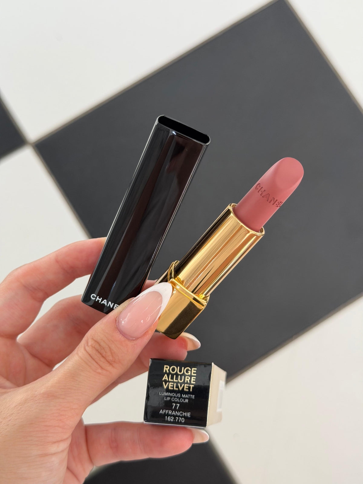CHANEL Rouge Allure Velvet (77)
Luminous Matte Lipstick