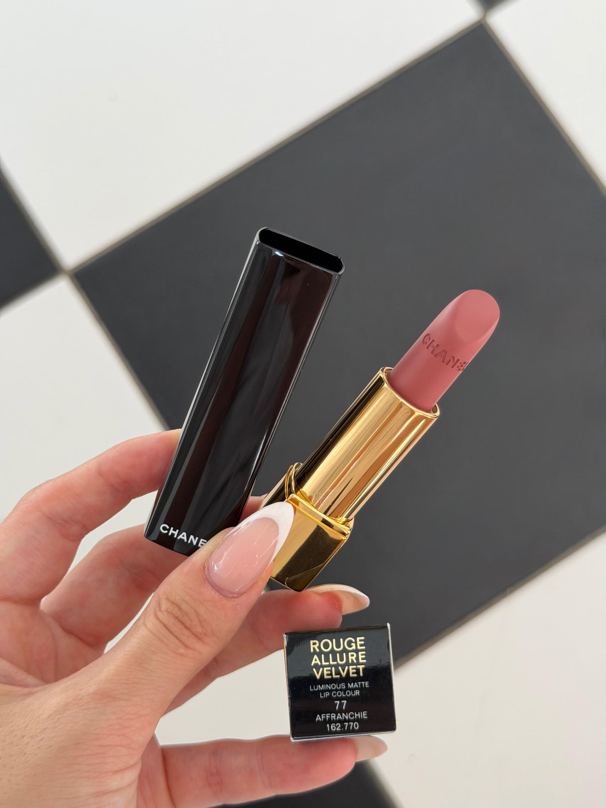 CHANEL Rouge Allure Velvet (77)
Luminous Matte Lipstick