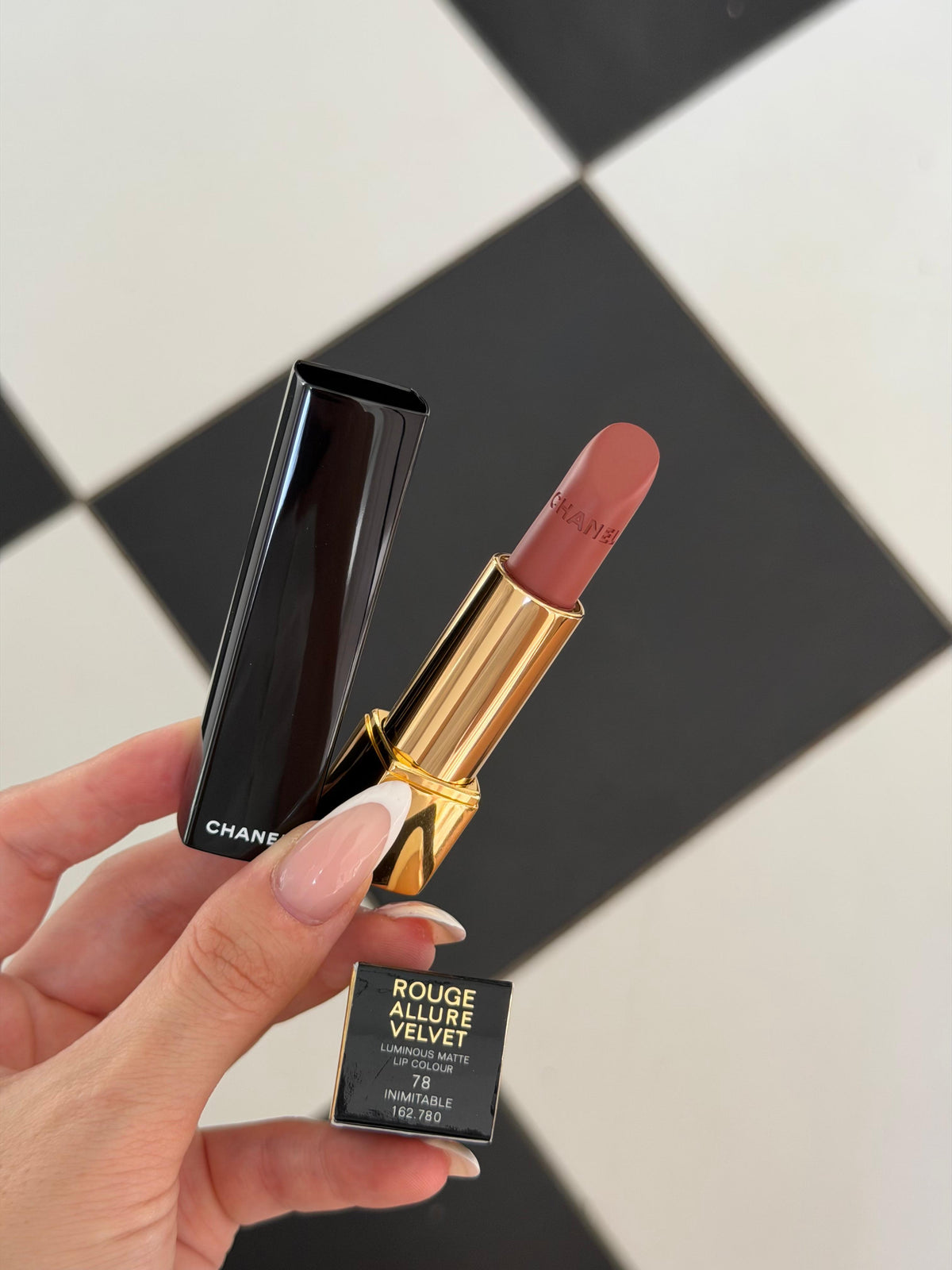CHANEL Rouge Allure Velvet (78)
Luminous Matte Lipstick