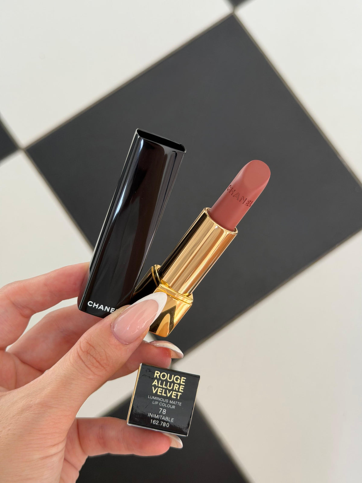 CHANEL Rouge Allure Velvet (78)
Luminous Matte Lipstick