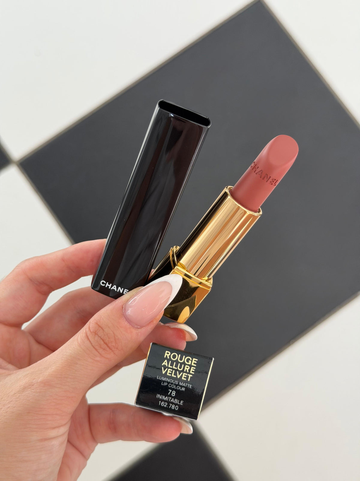 CHANEL Rouge Allure Velvet (78)
Luminous Matte Lipstick