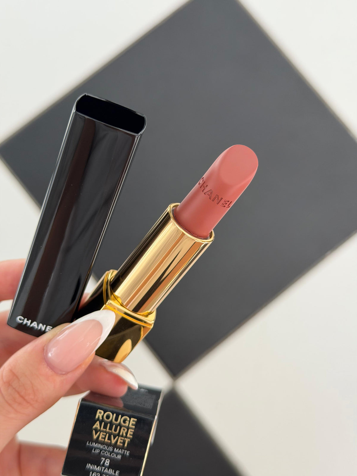 CHANEL Rouge Allure Velvet (78)
Luminous Matte Lipstick