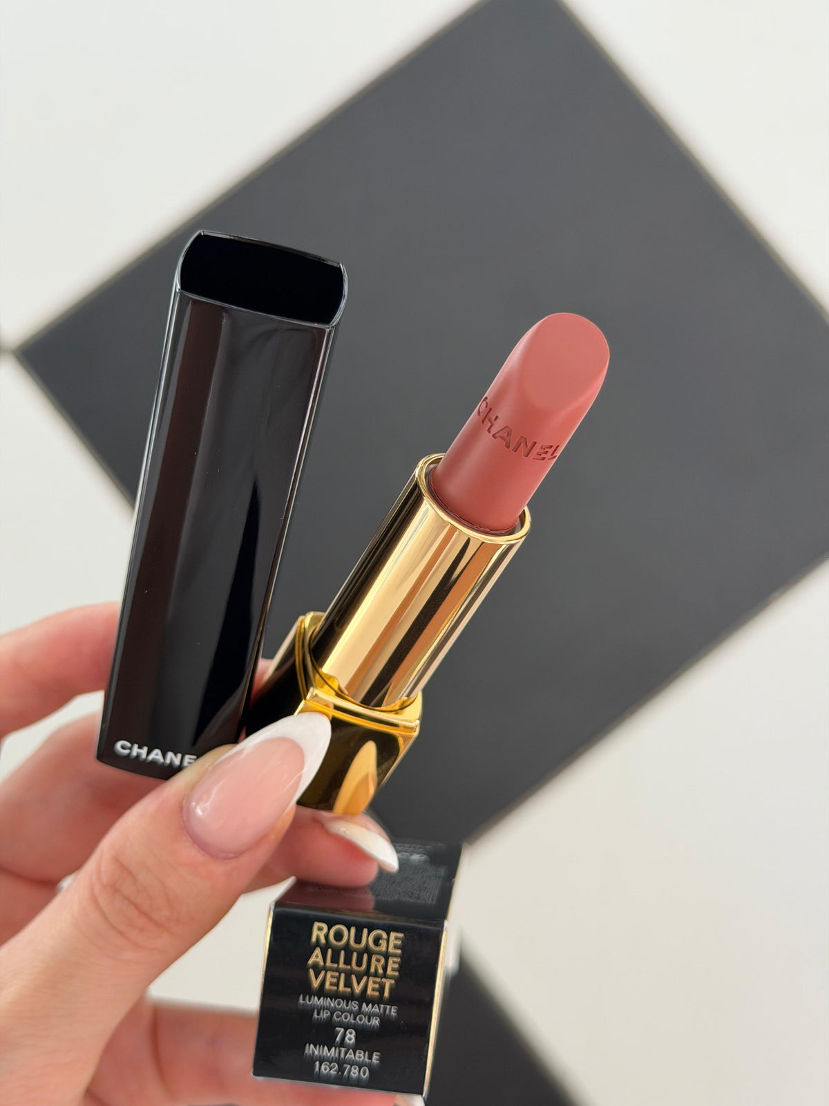 CHANEL Rouge Allure Velvet (78)
Luminous Matte Lipstick