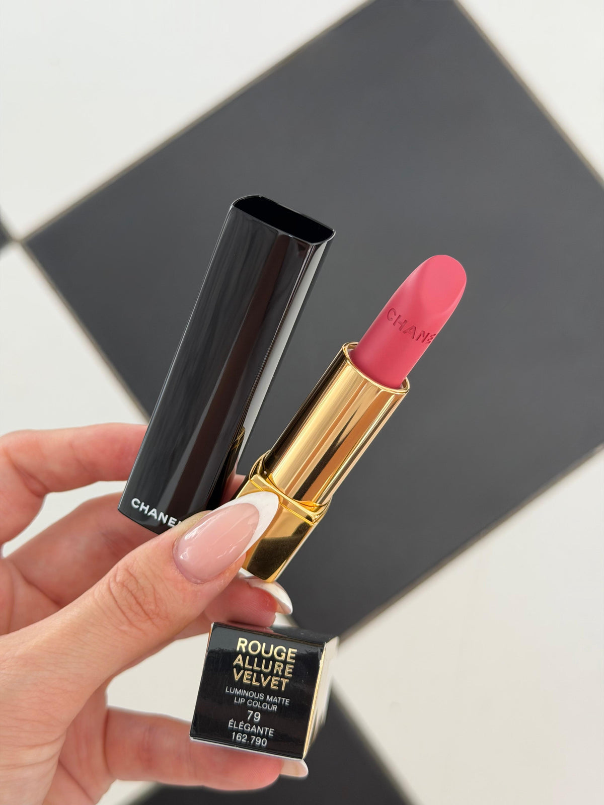 CHANEL Rouge Allure Velvet (79)
Luminous Matte Lipstick
