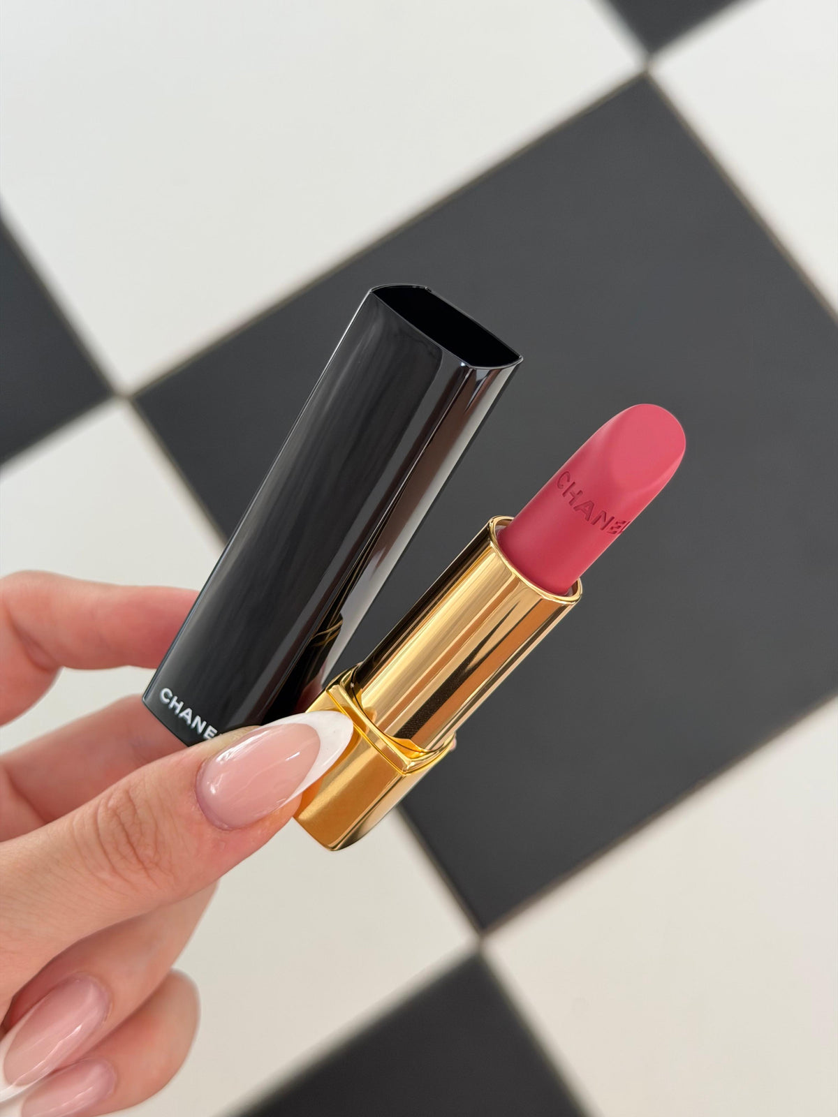 CHANEL Rouge Allure Velvet (79)
Luminous Matte Lipstick