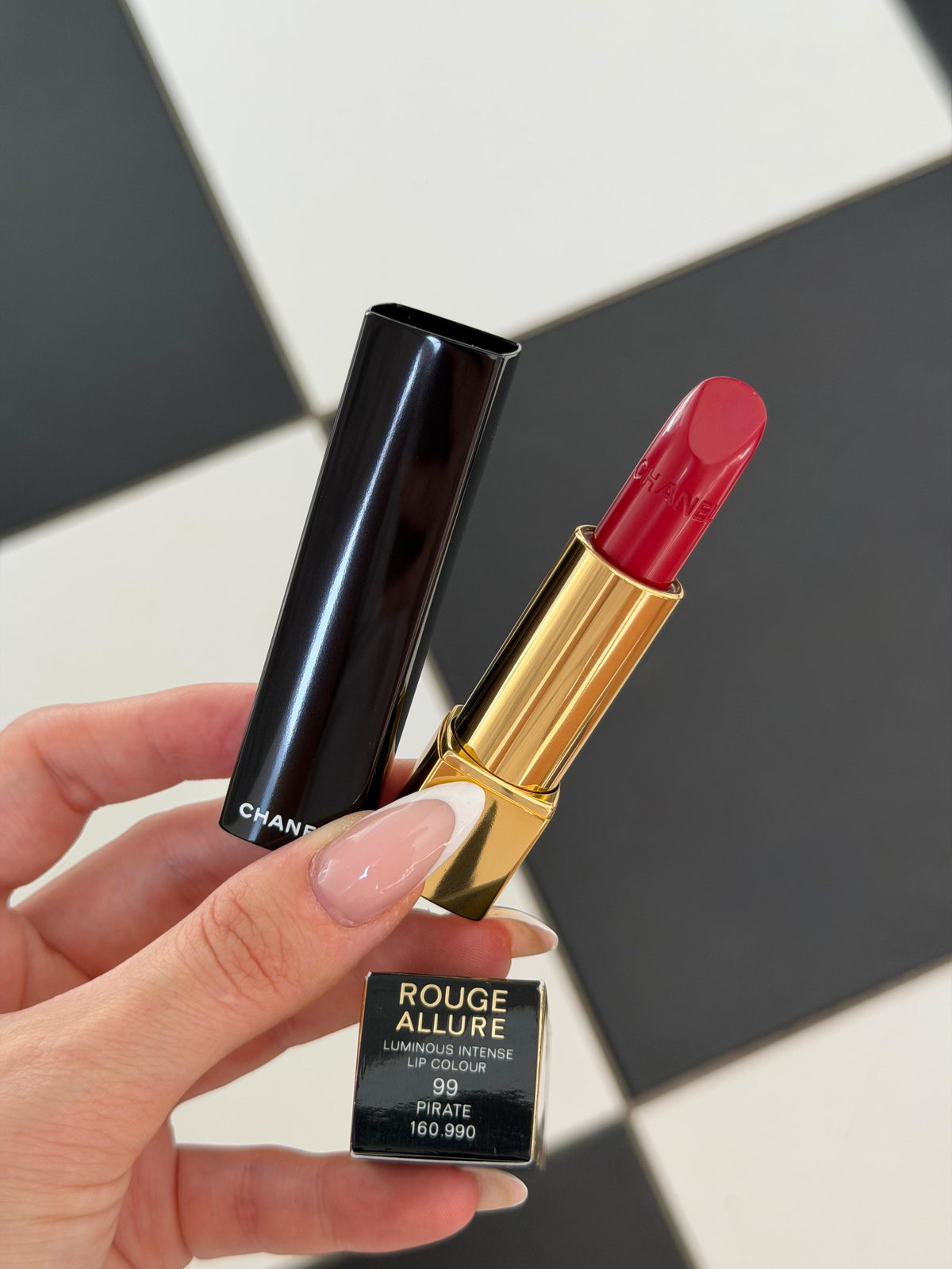 CHANEL Rouge Allure Luminous Intense Lip Colour (99)