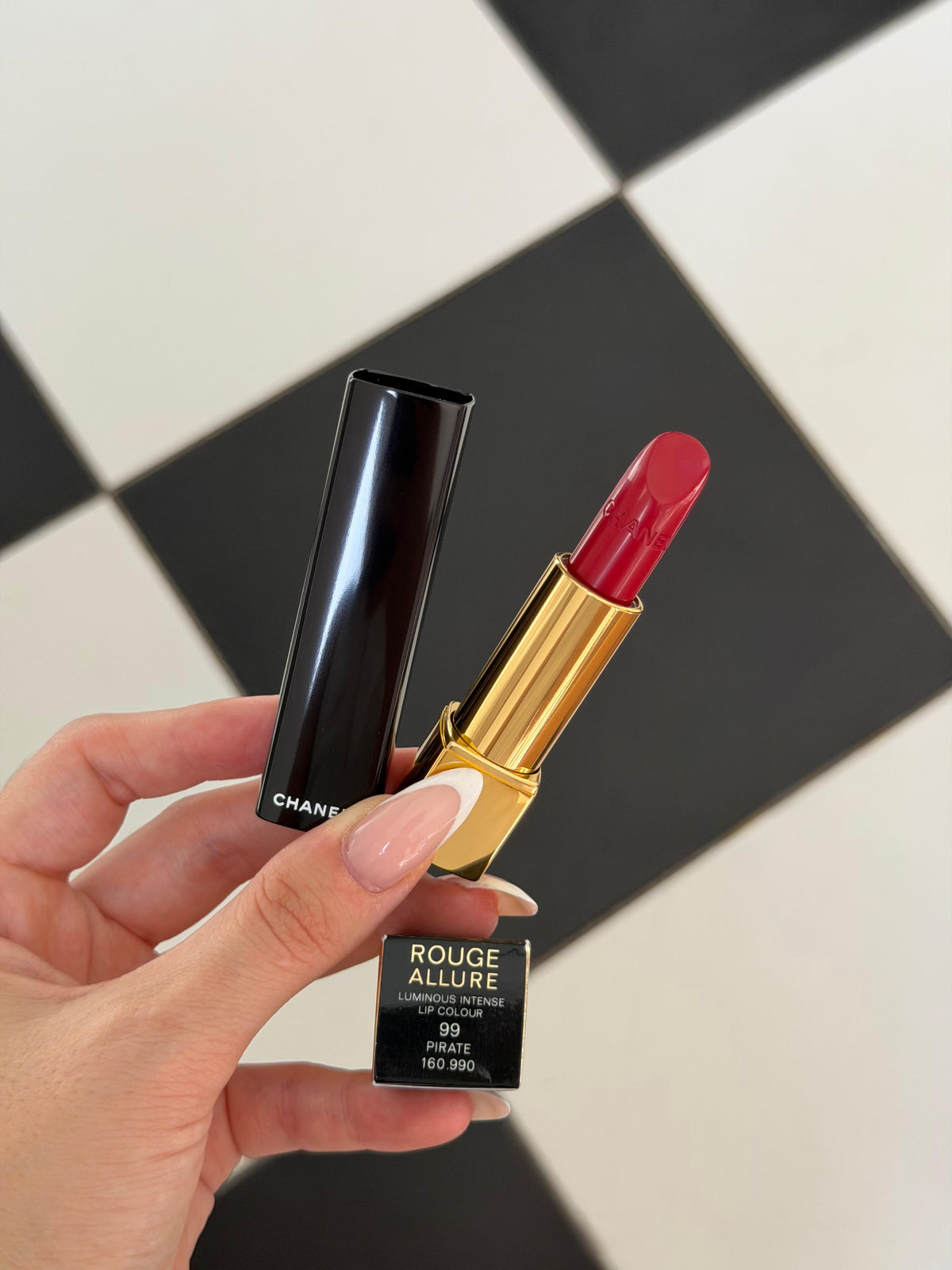 CHANEL Rouge Allure Luminous Intense Lip Colour (99)