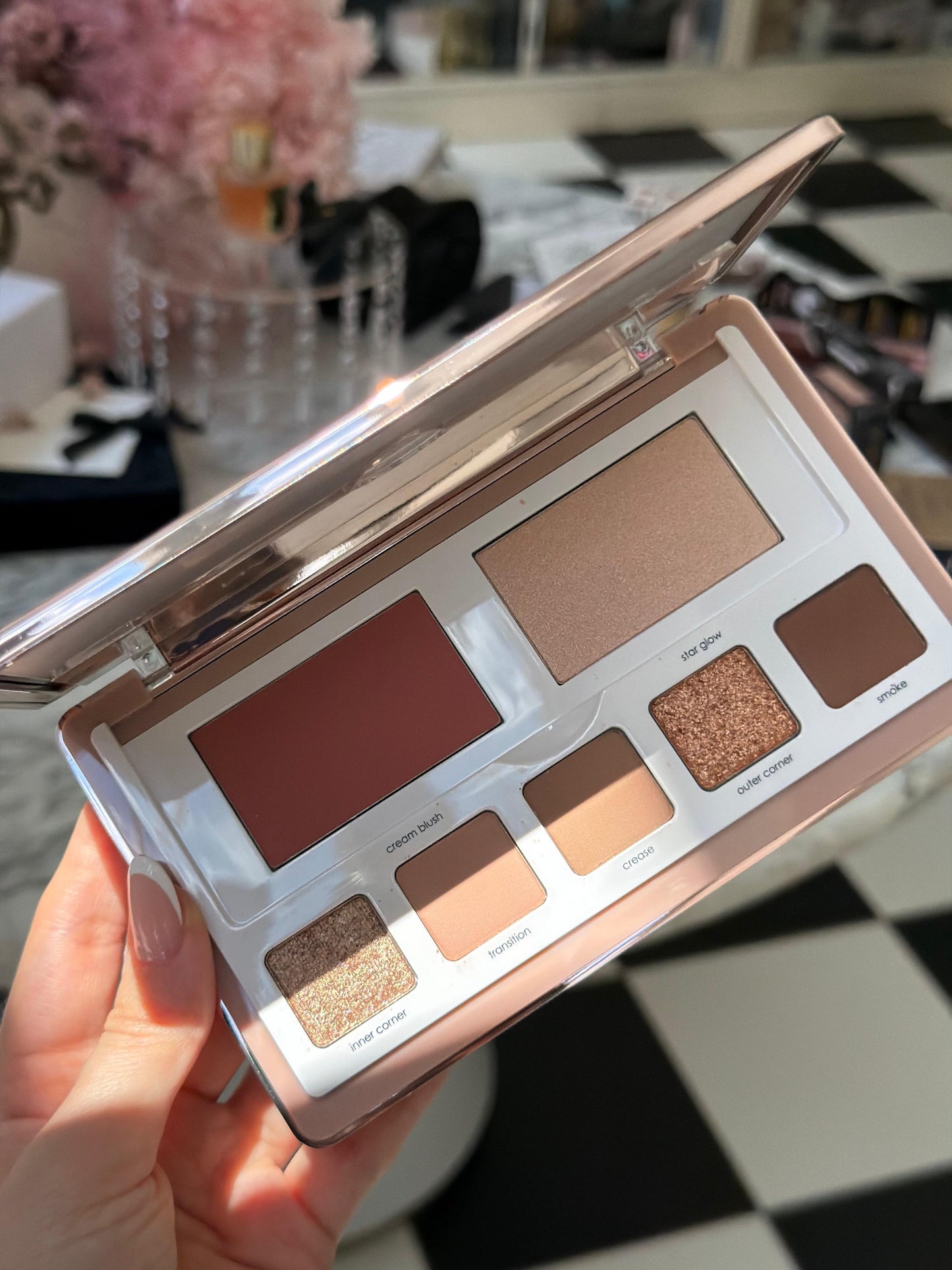 NATASHA DENONA All-In-One Glam Face Blush, Palette & Highlighter
Eye & Cheek Essential
