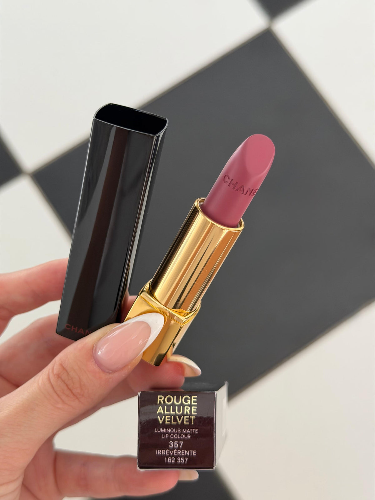 CHANEL Rouge Allure Velvet (357)
Luminous Matte Lipstick