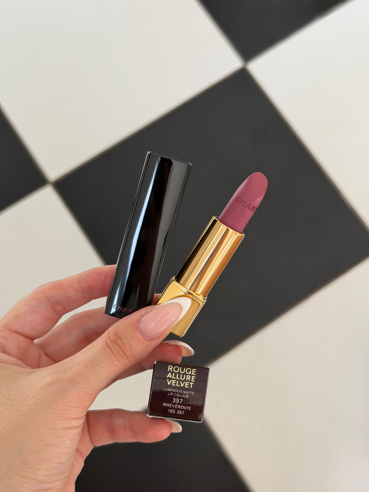 CHANEL Rouge Allure Velvet (357)
Luminous Matte Lipstick