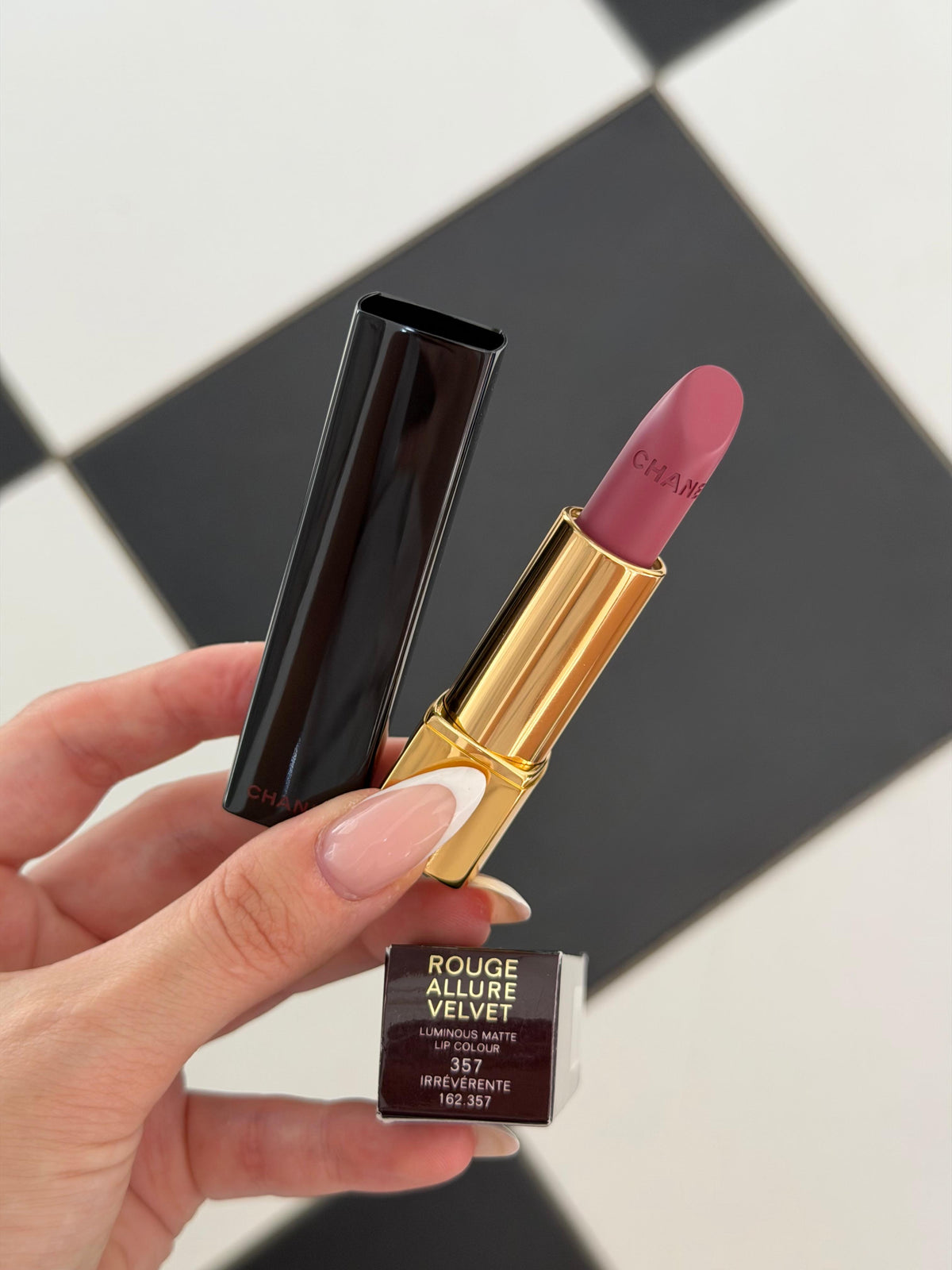 CHANEL Rouge Allure Velvet (357)
Luminous Matte Lipstick