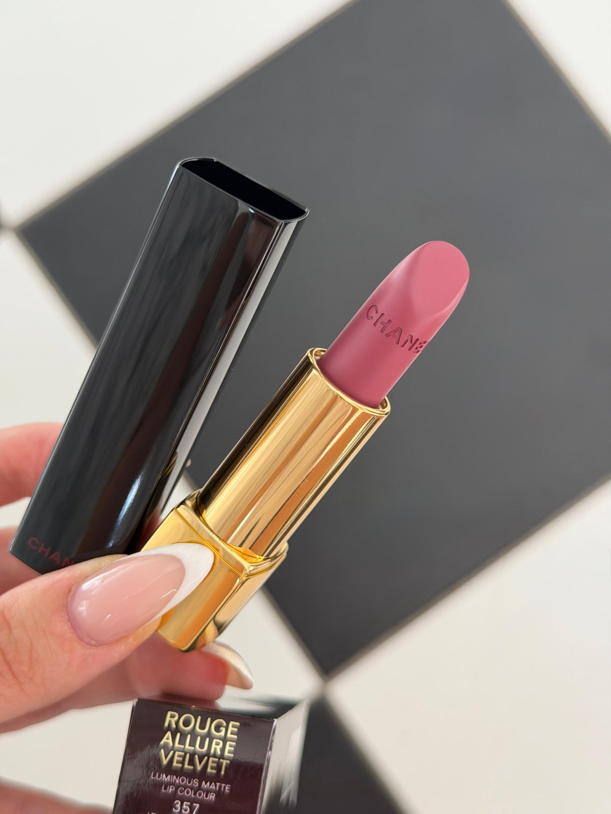 CHANEL Rouge Allure Velvet (357)
Luminous Matte Lipstick