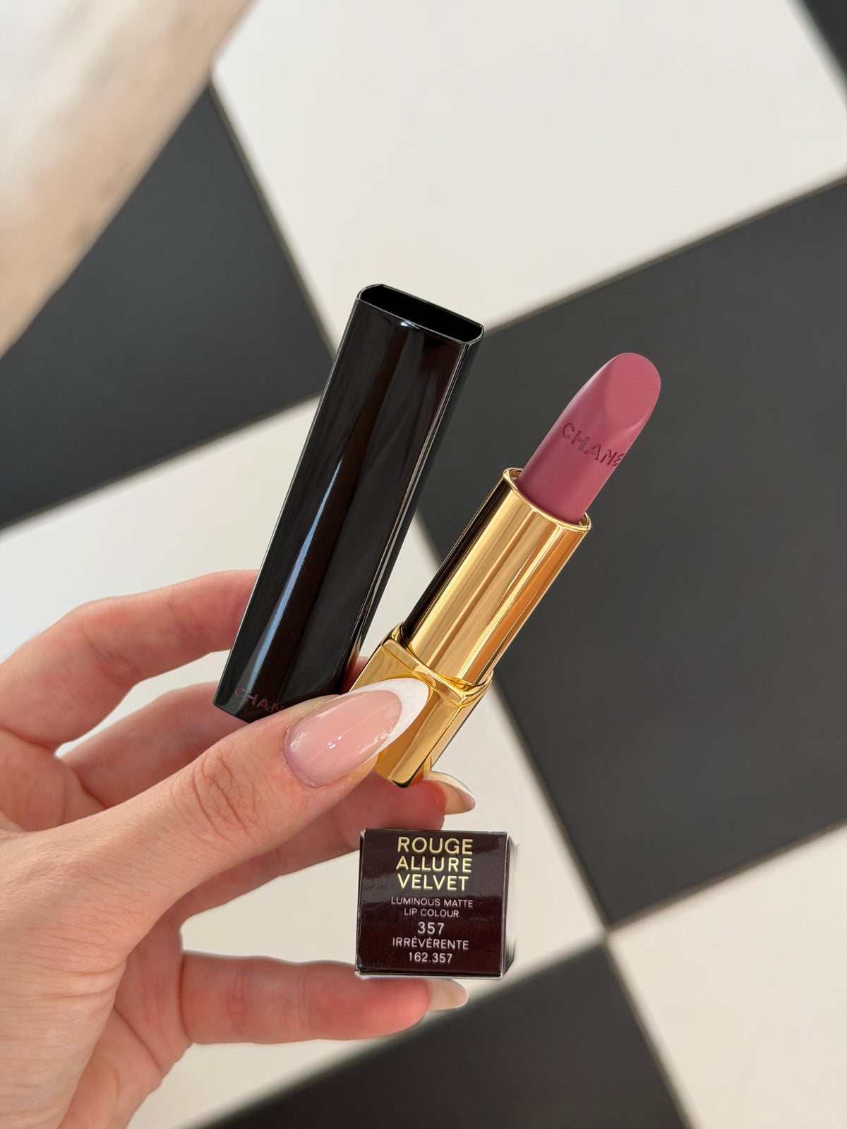 CHANEL Rouge Allure Velvet (357)
Luminous Matte Lipstick
