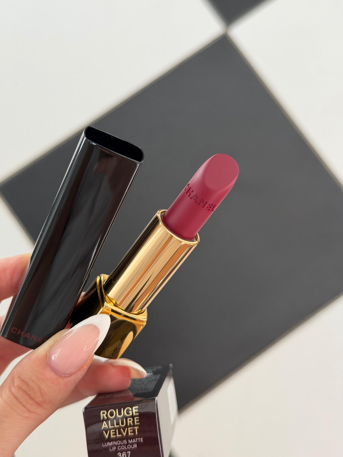 CHANEL Rouge Allure Velvet (367)
Luminous Matte Lipstick