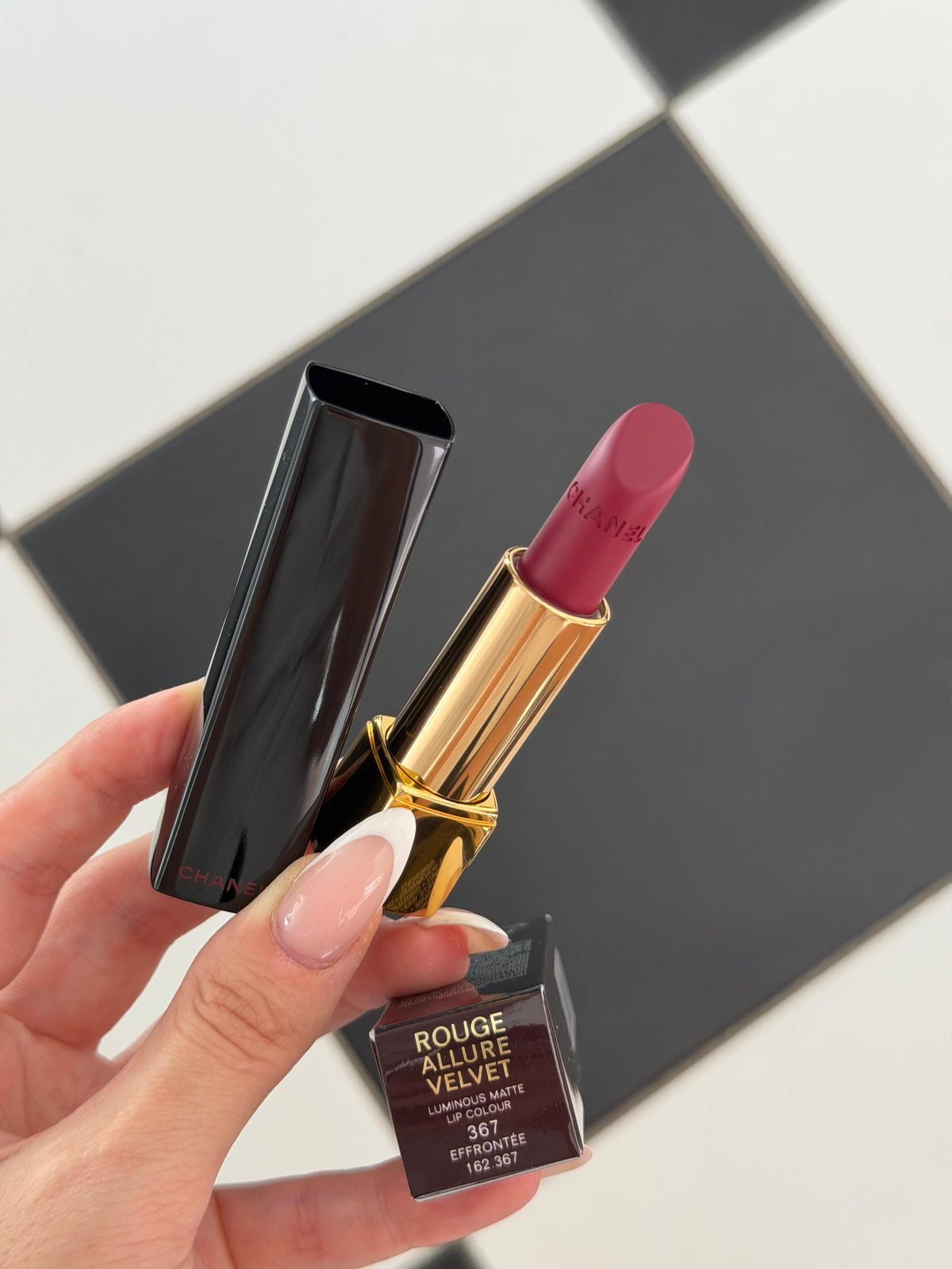 CHANEL Rouge Allure Velvet (367)
Luminous Matte Lipstick