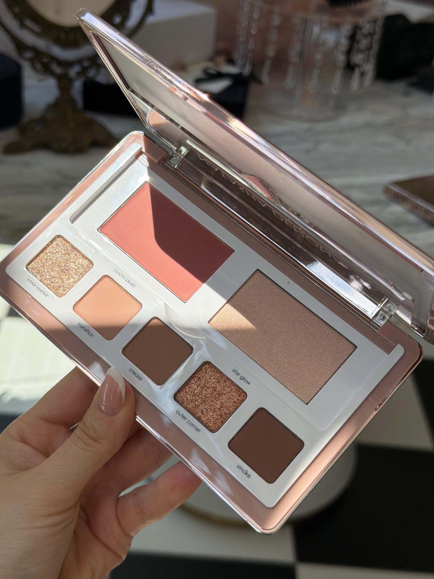 NATASHA DENONA All-In-One Glam Face Blush, Palette & Highlighter
Eye & Cheek Essential
