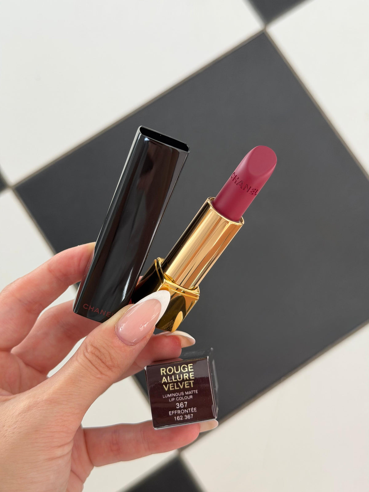 CHANEL Rouge Allure Velvet (367)
Luminous Matte Lipstick