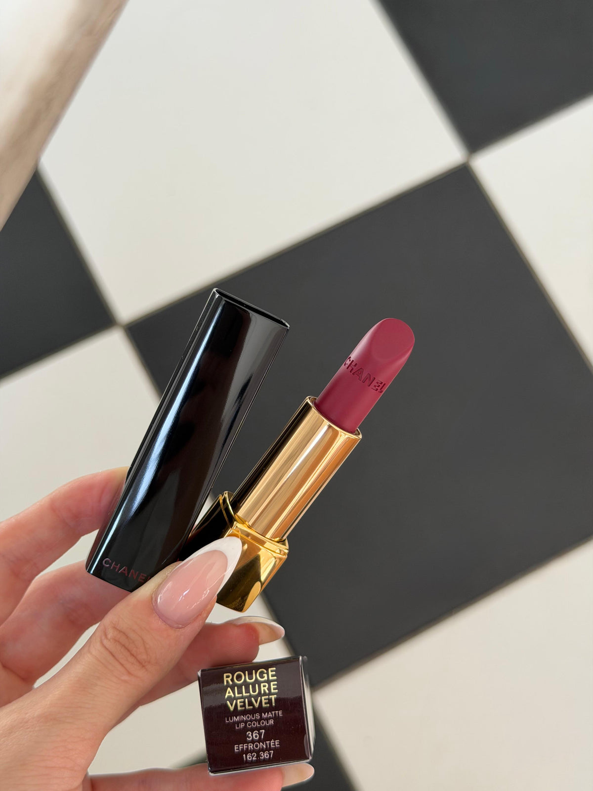 CHANEL Rouge Allure Velvet (367)
Luminous Matte Lipstick